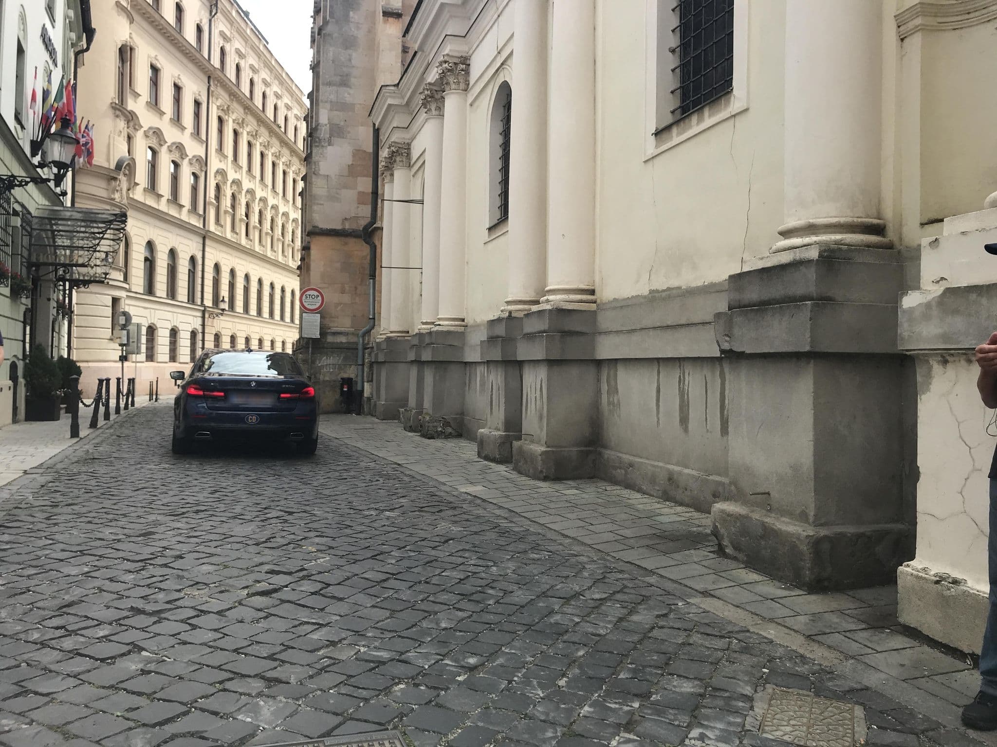 Street view near ARCADIA Hotel, Bratislava — © miguel_andrade (CC BY-SA · Mapillary)