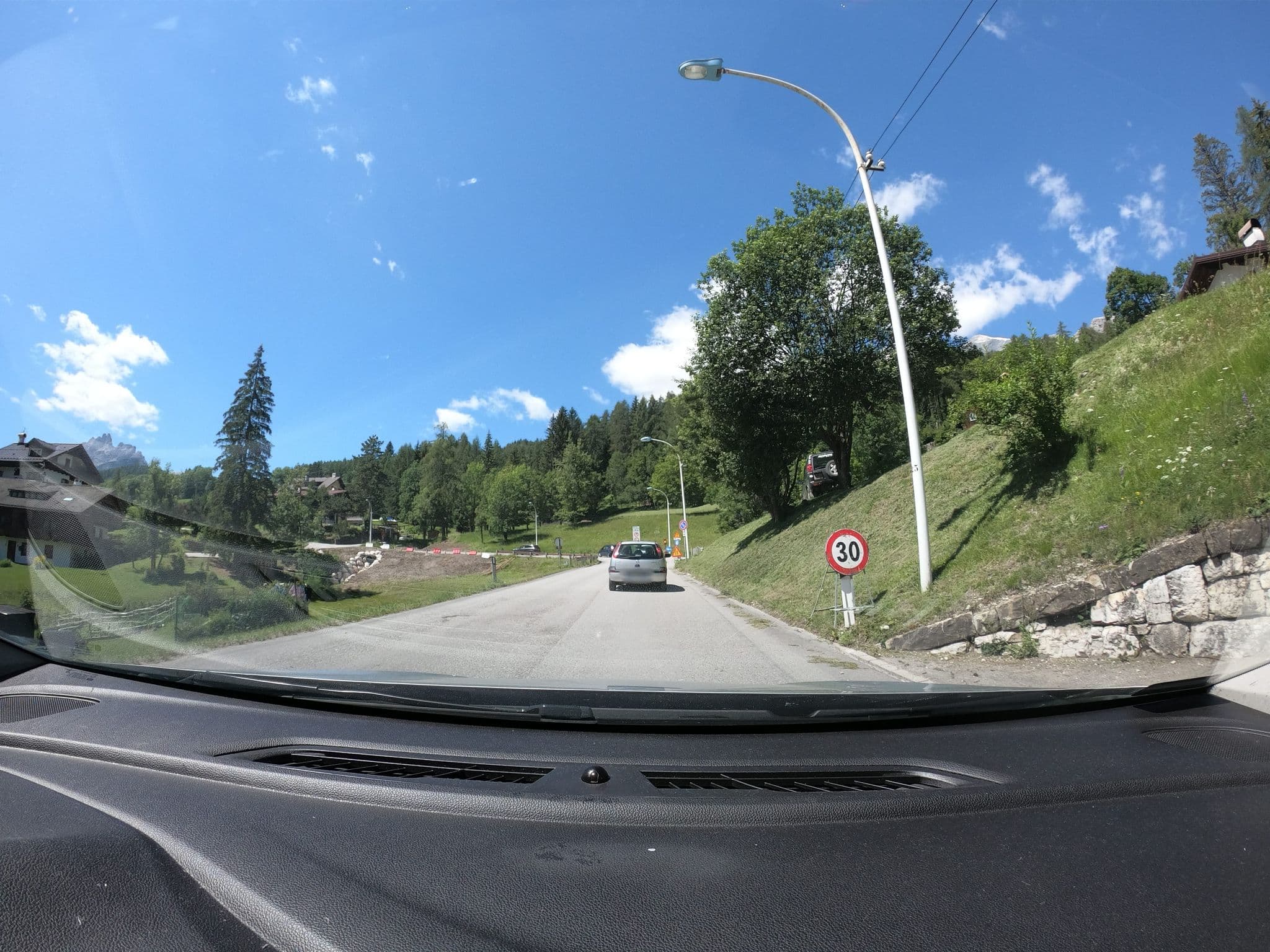 Street view near Menardi Sisto B&B, Cortina d'Ampezzo — © vst (CC BY-SA · Mapillary)
