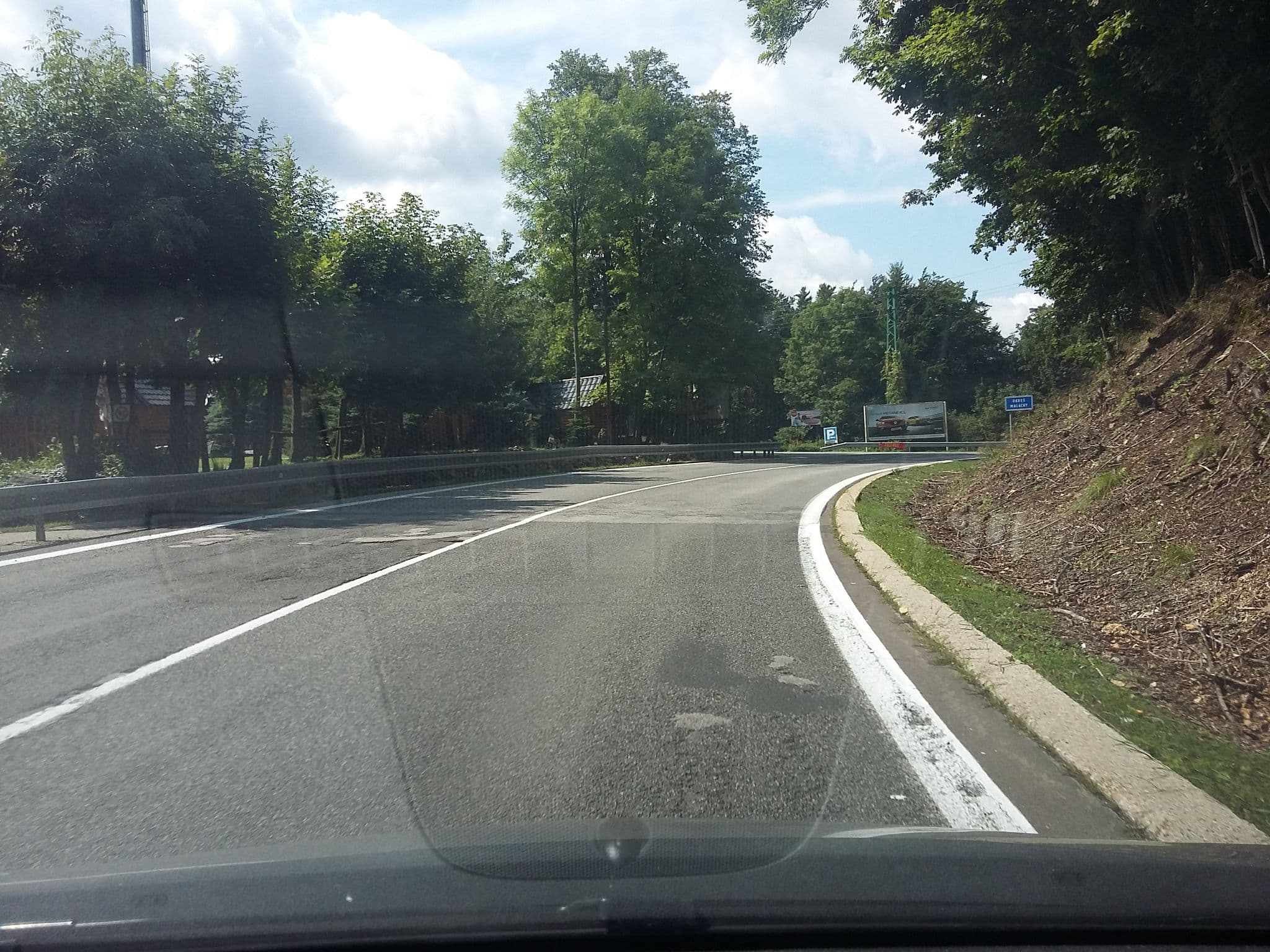 Street view near Na vrchu - Pezinská baba, Kuchyňa — © mirojanosik (CC BY-SA · Mapillary)