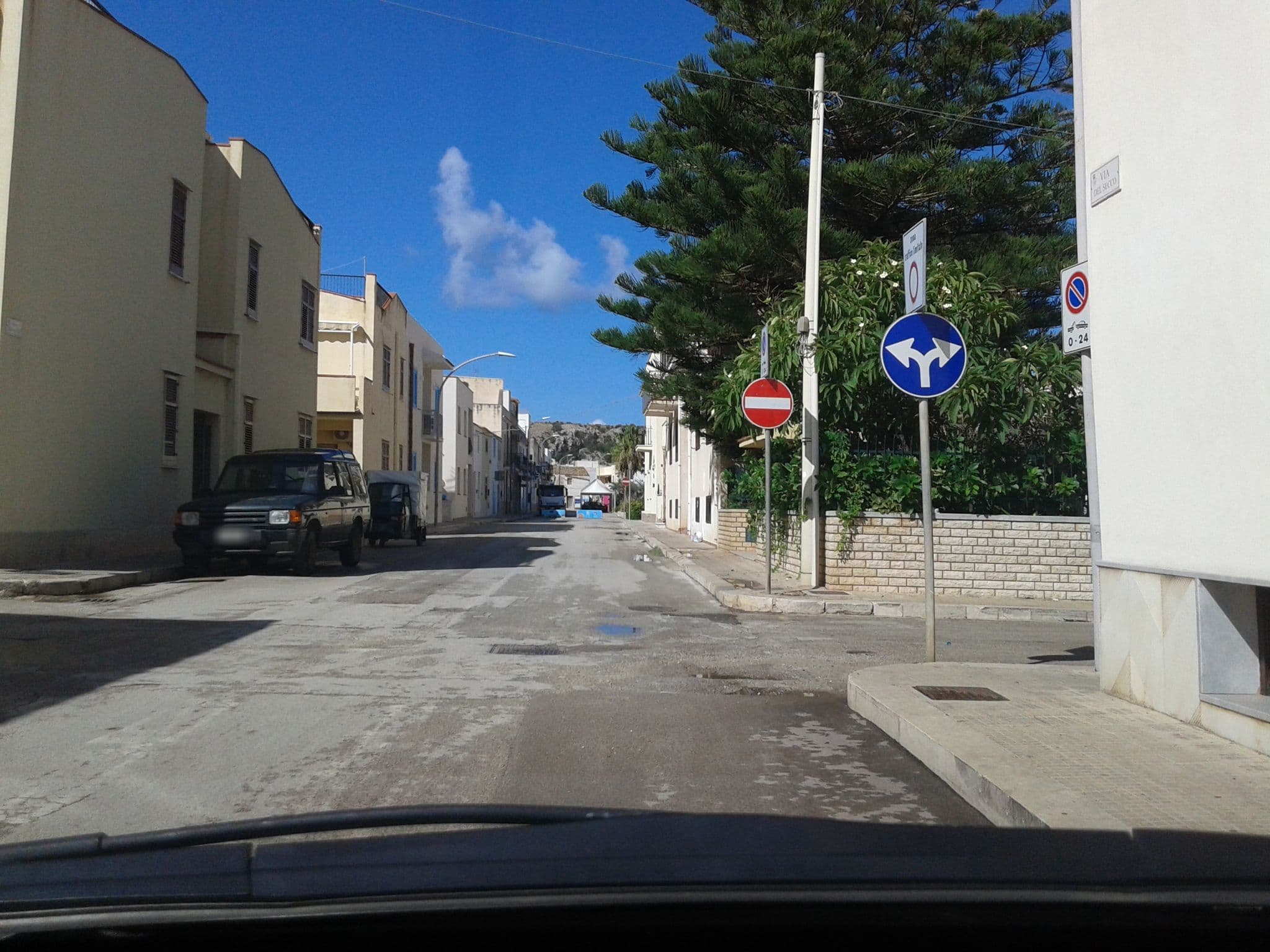 Street view near Hotel Krimar, San Vito Lo Capo — © robertoinze (CC BY-SA · Mapillary)