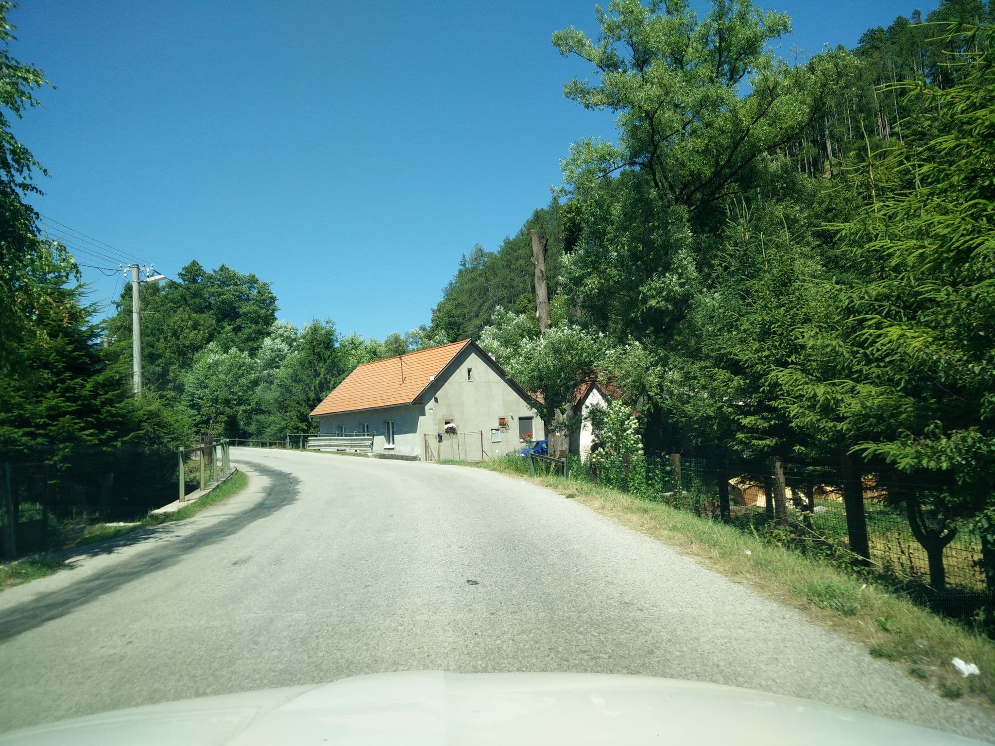 Street view near Penzión Ruža, Kľačno — © kayle (CC BY-SA · Mapillary)