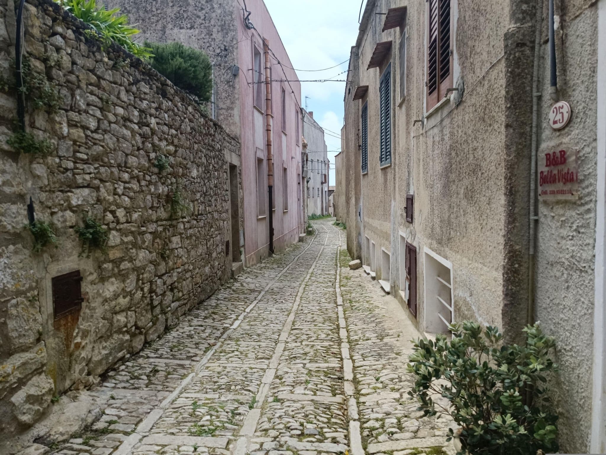 Street view near Affittacamere Al Duomo, Valderice — © ESTmapper1001 (CC BY-SA · Mapillary)