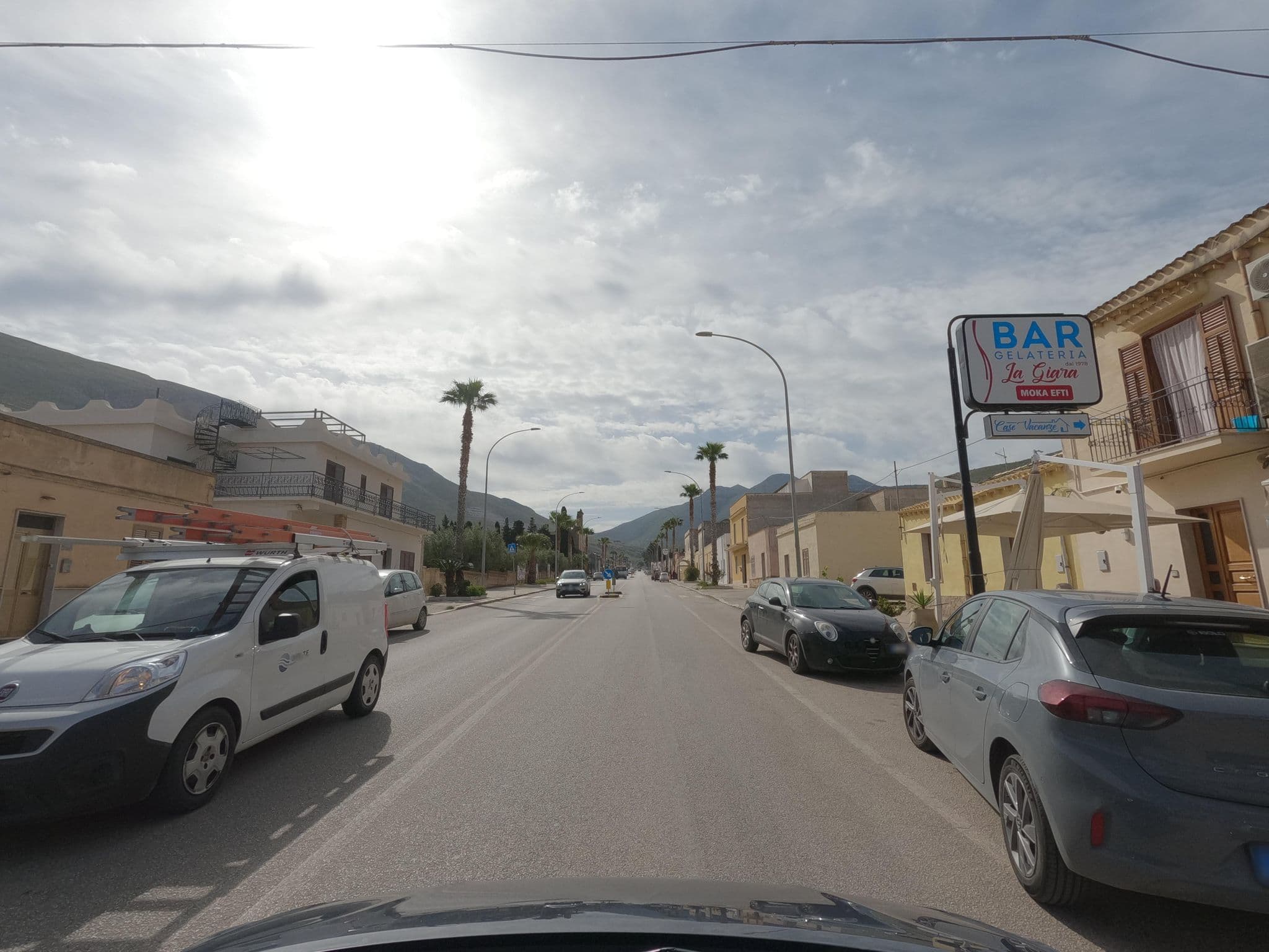 Street view near Case Vacanza La Giara, Castelluzzo — © ESTmapper1001 (CC BY-SA · Mapillary)