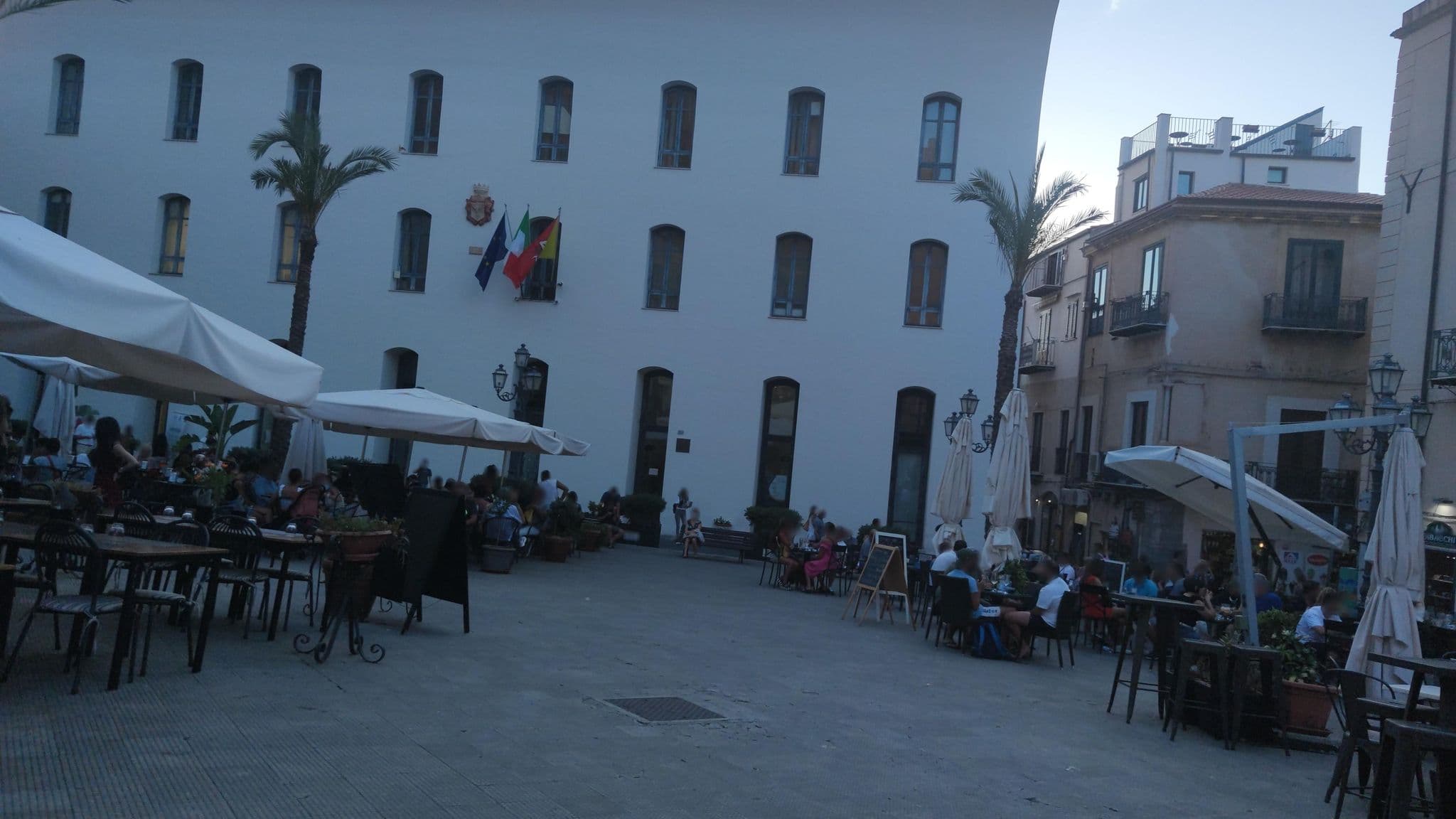 Street view near Arias - la suite del Duomo, Cefalù — © mrey (CC BY-SA · Mapillary)