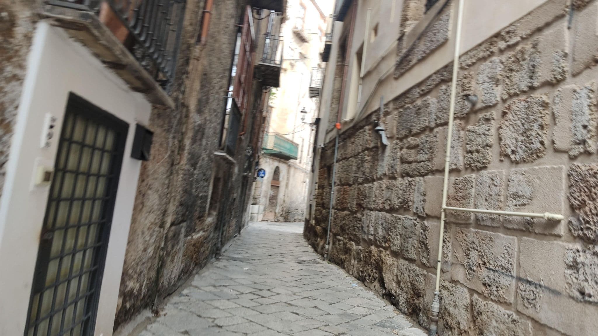 Street view near Speciale Apartment, Palermo — © mrey (CC BY-SA · Mapillary)
