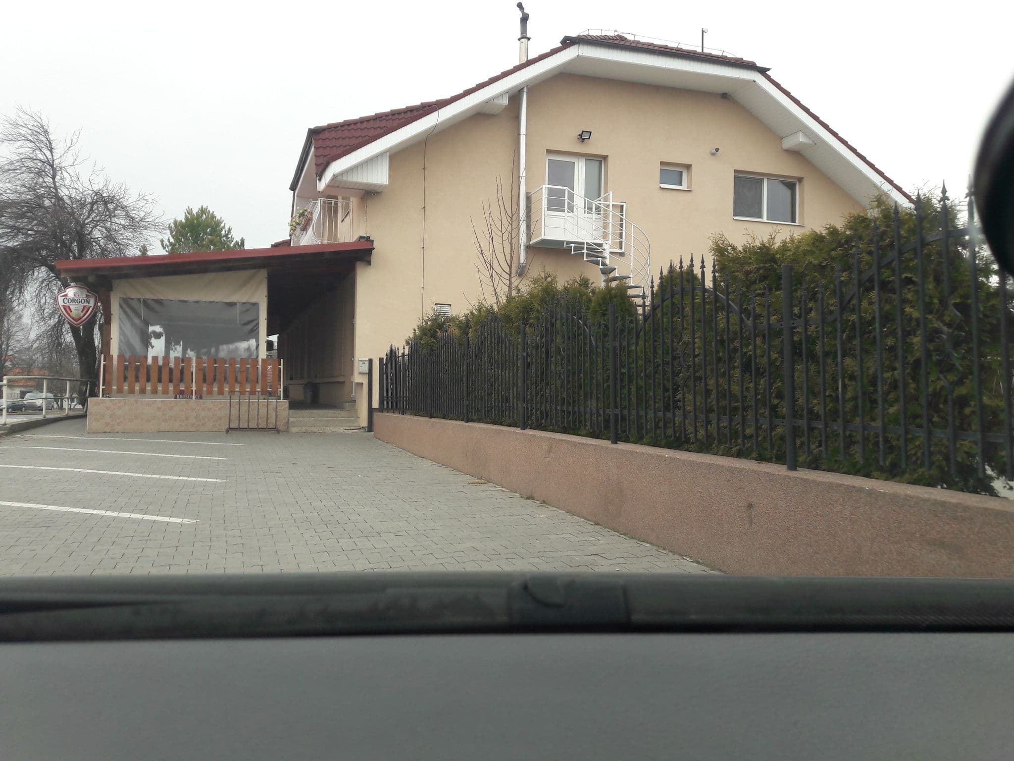 Street view near Penzión Kaplna, Báhoň — © durko_freemap (CC BY-SA · Mapillary)