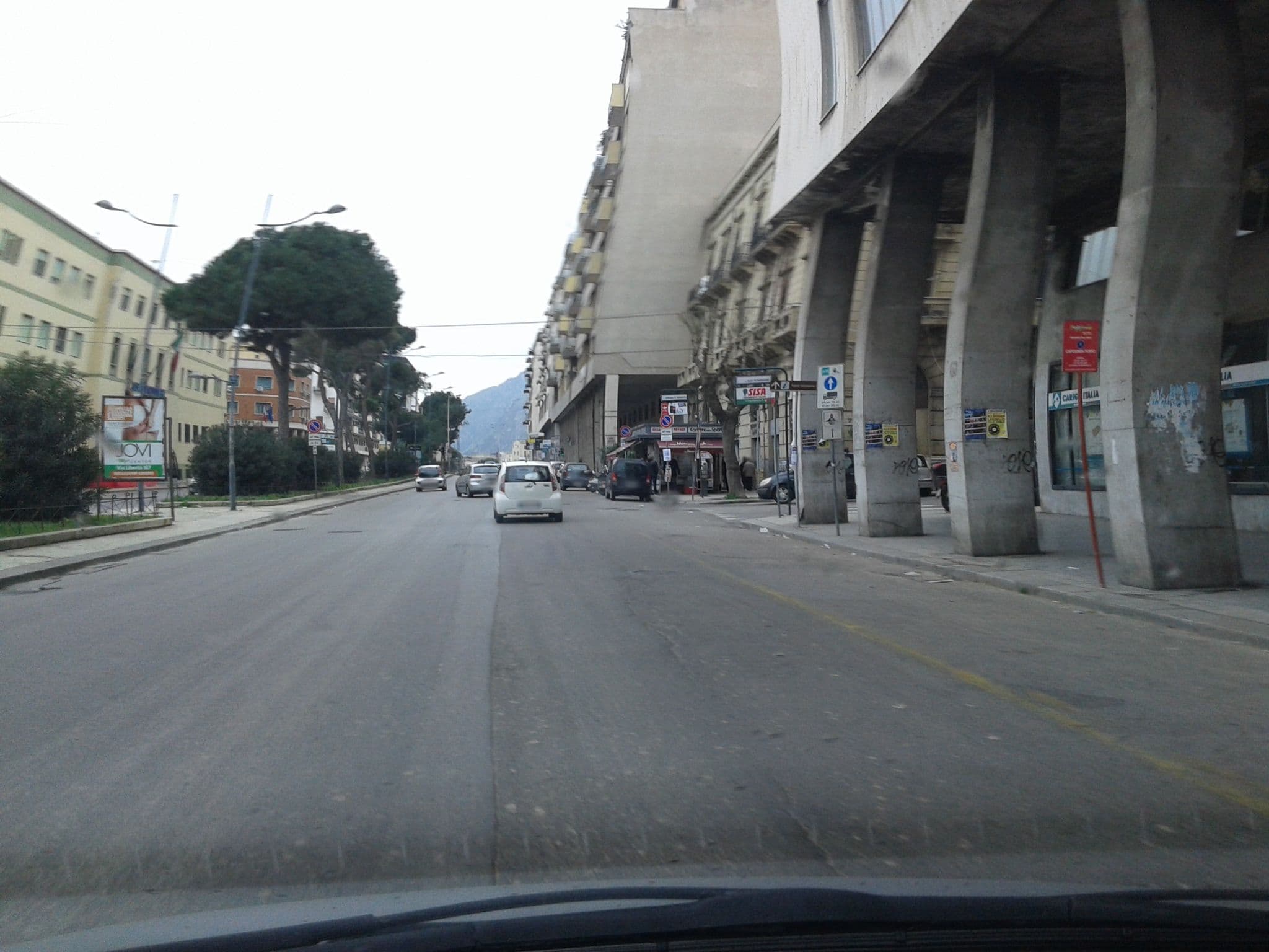 Street view near B&B Questa casa non e'un albergo, Palermo — © robertoinze (CC BY-SA · Mapillary)