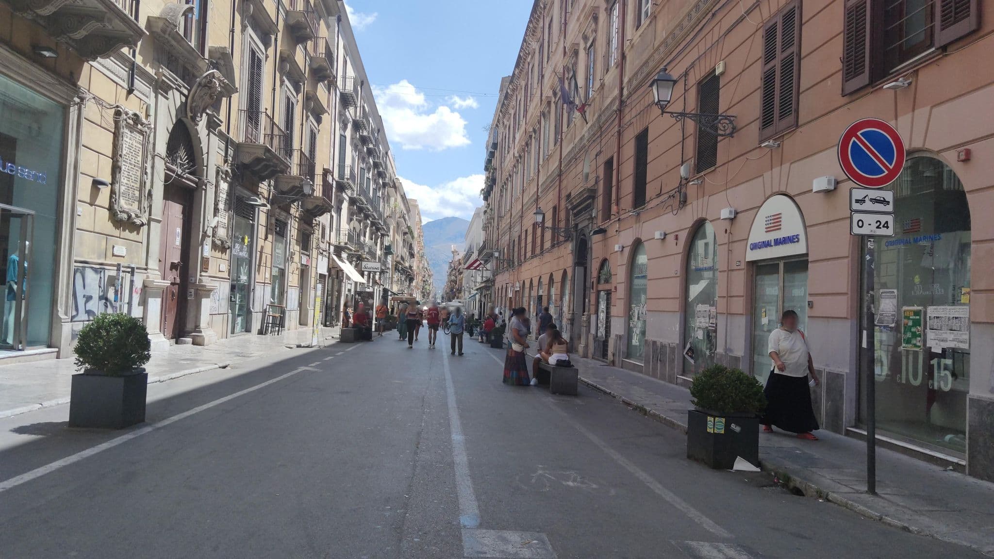 Street view near Palazzo Mazzarino Luxury apartments, Palermo — © mrey (CC BY-SA · Mapillary)