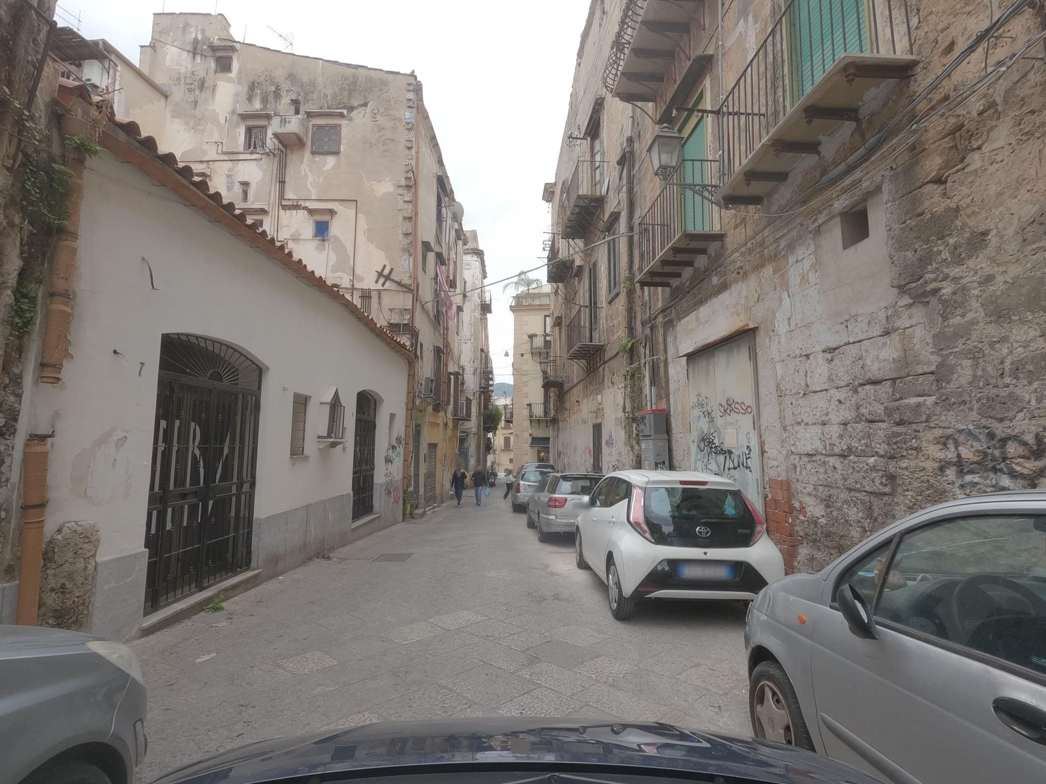 Street view near La casetta al Massimo by DomuSicily, Palermo — © ESTmapper1001 (CC BY-SA · Mapillary)