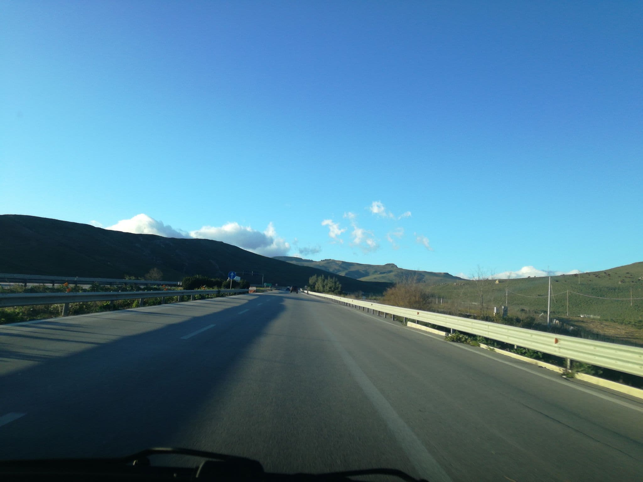 Street view near Tenuta Castagna, Resuttano — © aury88 (CC BY-SA · Mapillary)