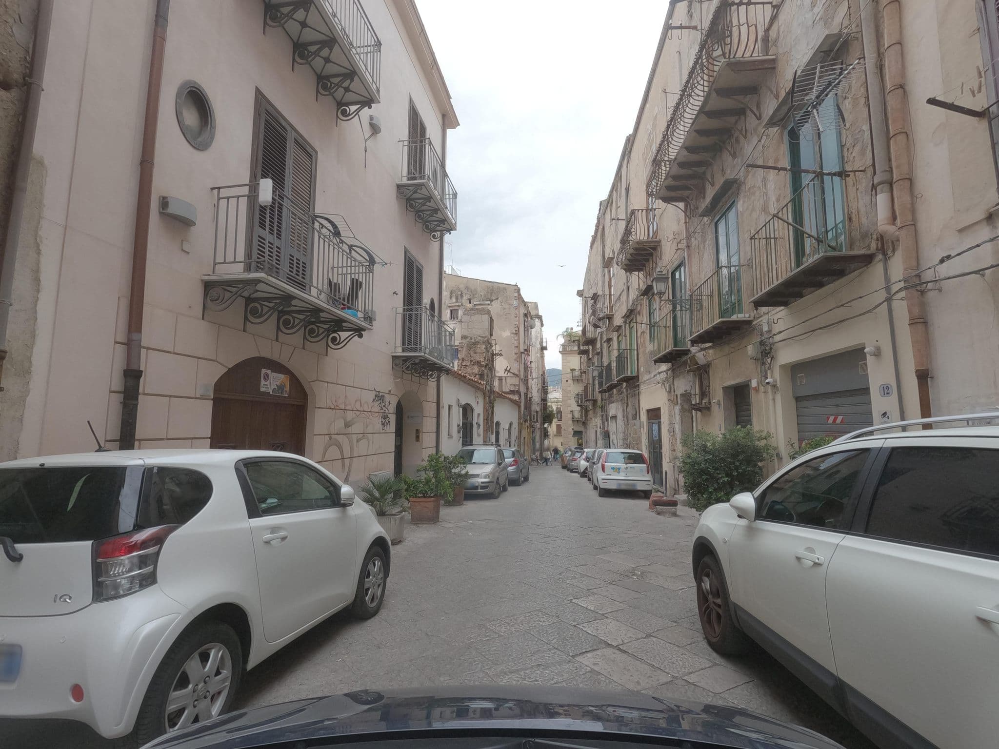 Street view near Guelio Al Massimo Suites&Breakfast, Palermo — © ESTmapper1001 (CC BY-SA · Mapillary)
