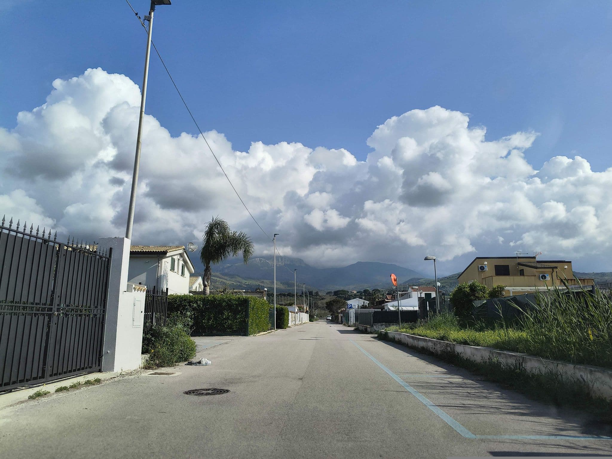 Street view near Vincenzo Holiday Houses, Lascari — © kk4269302 (CC BY-SA · Mapillary)