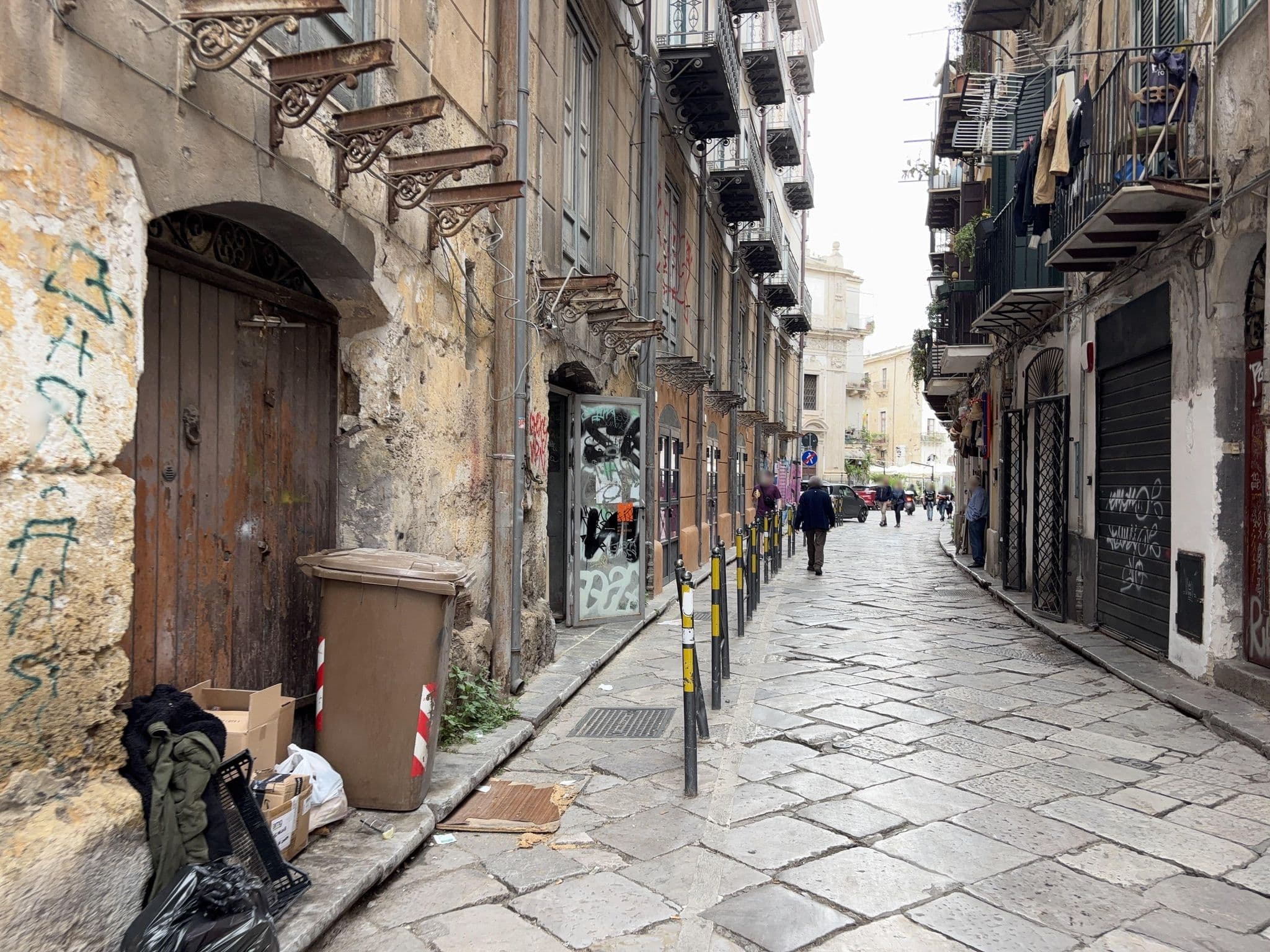 Street view near Ciuri e Amuri, Palermo — © robot8a (CC BY-SA · Mapillary)