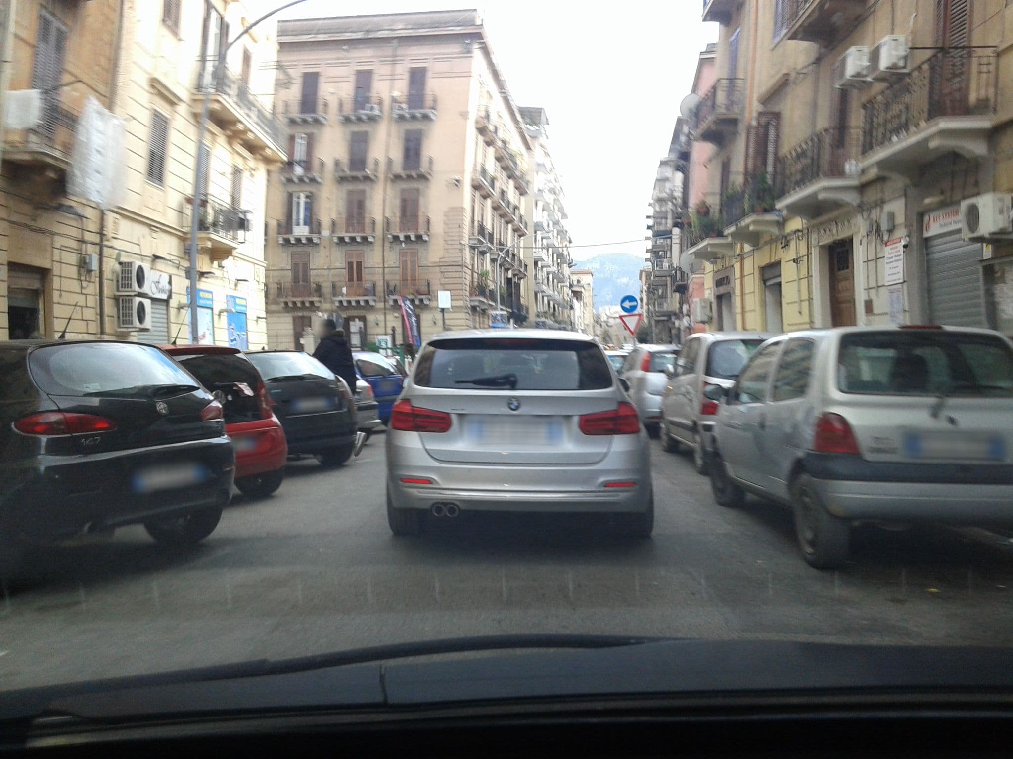 Street view near B&B Eureka, Palermo — © robertoinze (CC BY-SA · Mapillary)