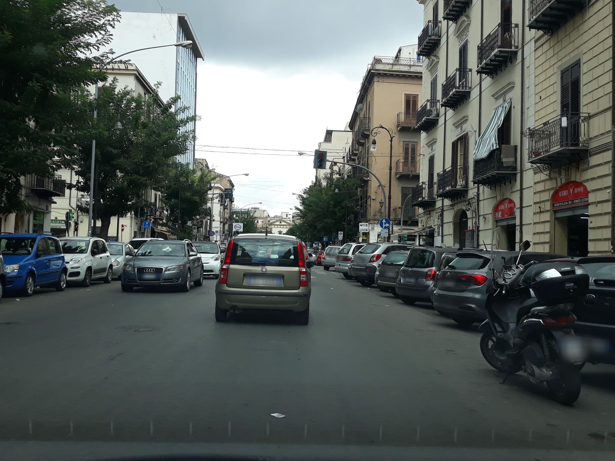 Street view near Casa Vacanze Giorgia, Palermo — © roberto_inzerillo (CC BY-SA · Mapillary)
