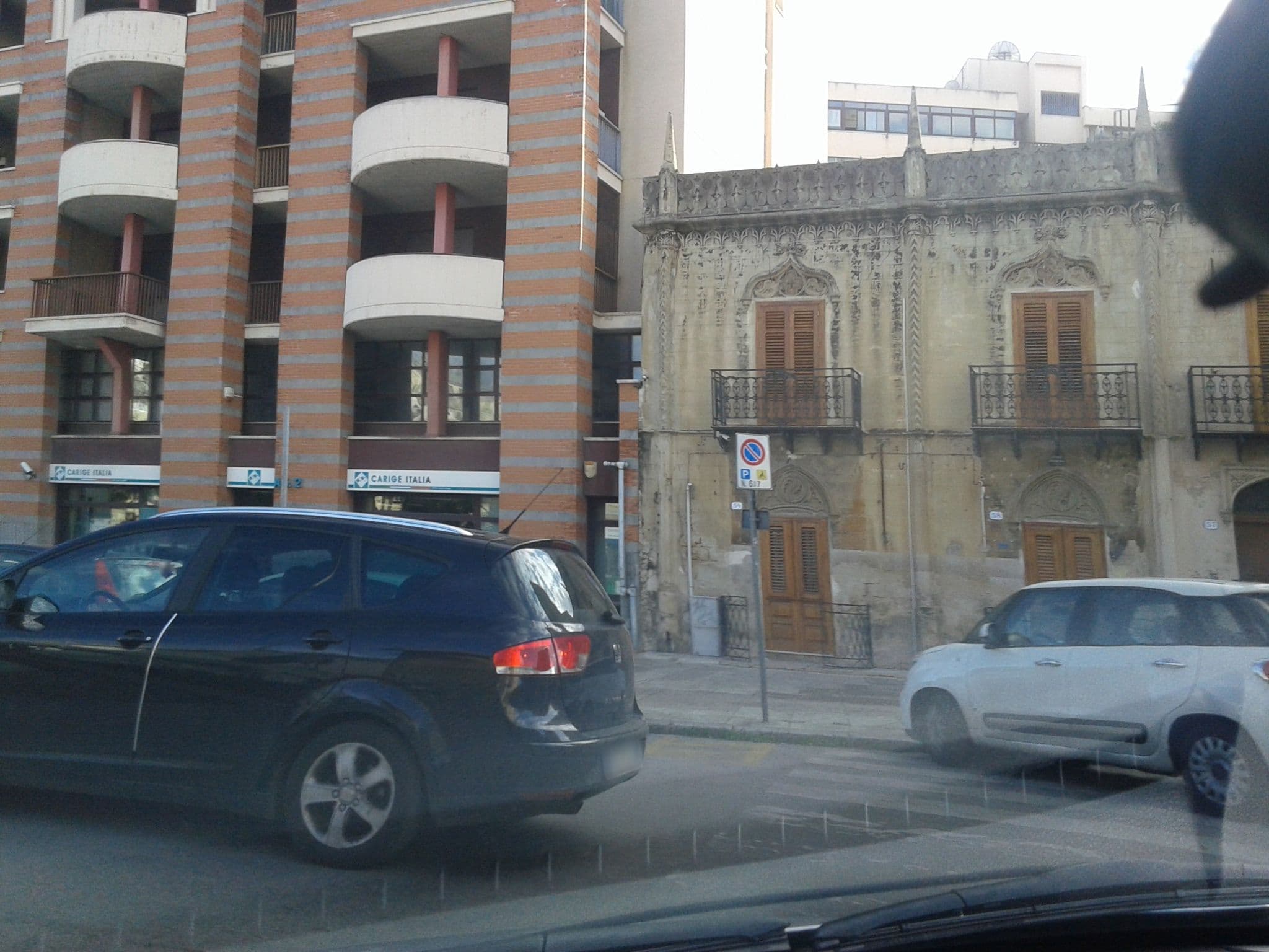 Street view near Pane Amore e Marmellata, Palermo — © robertoinze (CC BY-SA · Mapillary)