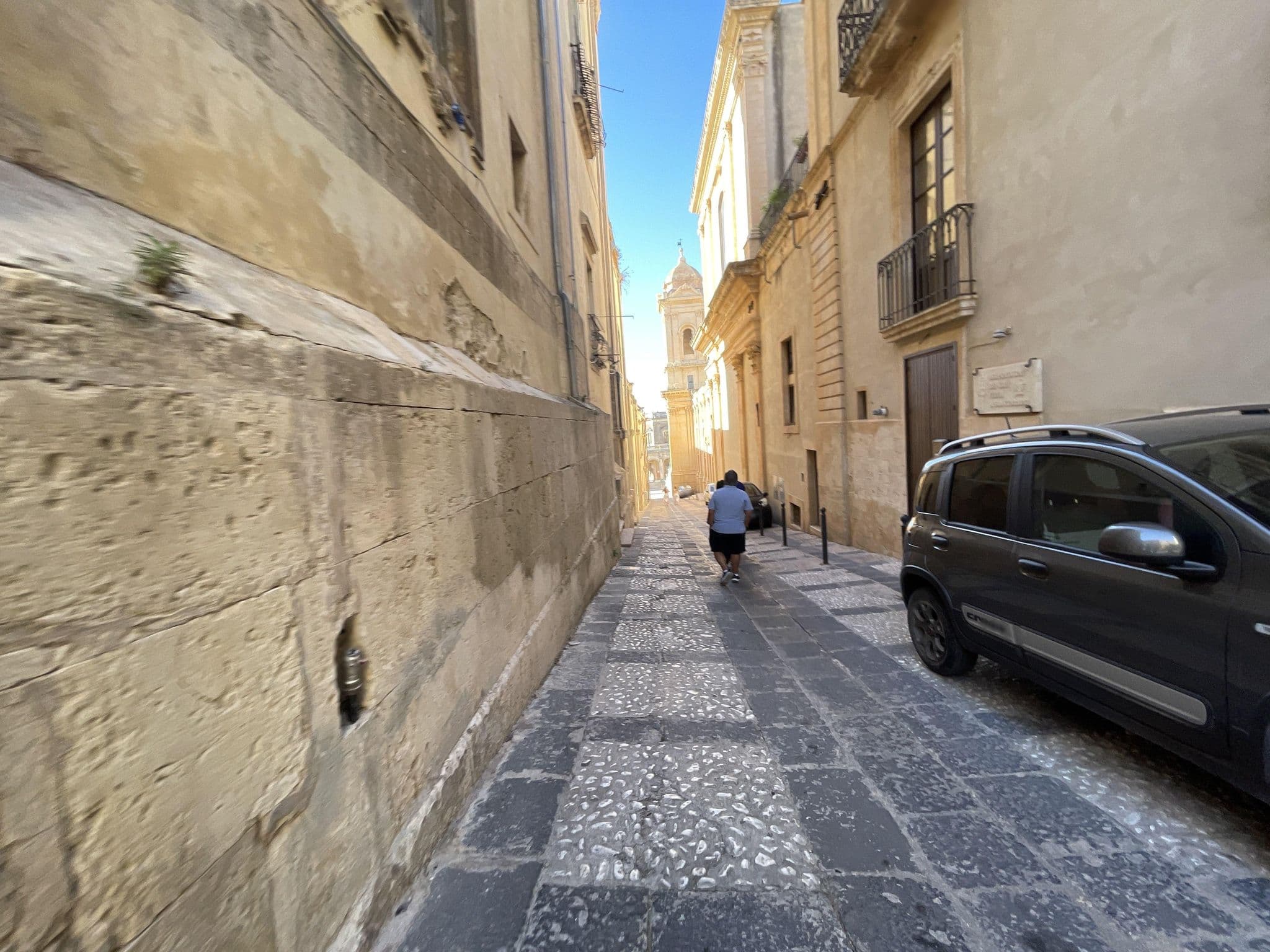Street view near Casa Camelia, Noto — © asturksever (CC BY-SA · Mapillary)