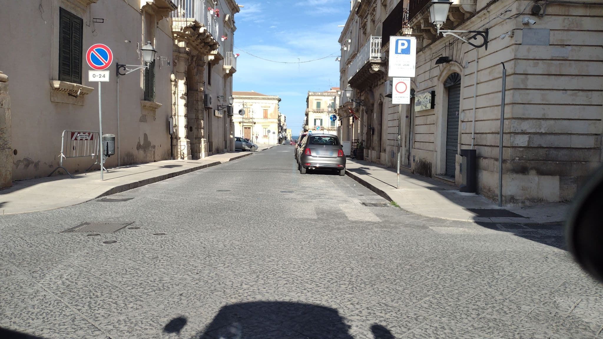 Street view near Appartamento Via Milano, Avola — © notobiene (CC BY-SA · Mapillary)