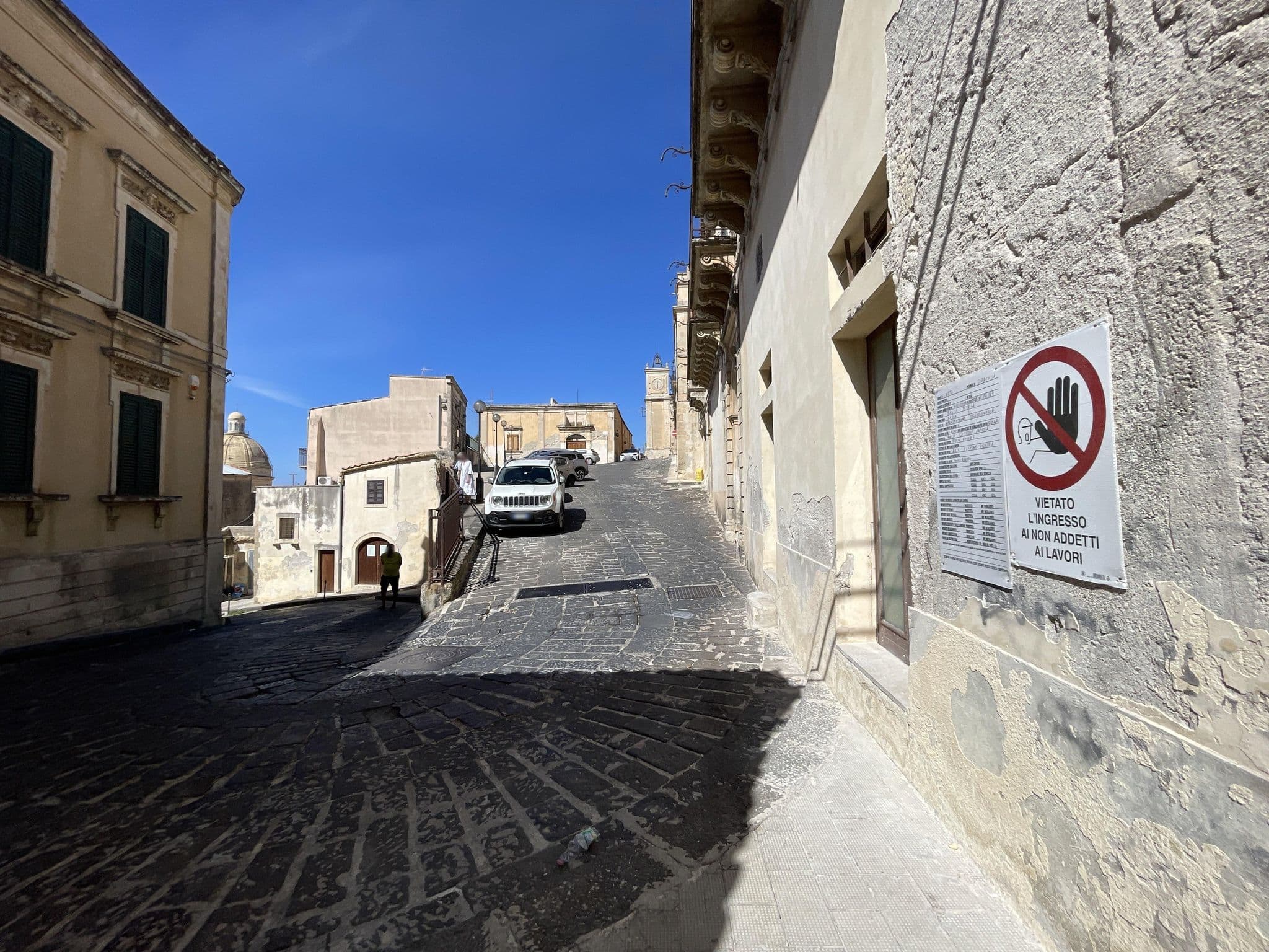Street view near Cloris Guest House, Noto — © asturksever (CC BY-SA · Mapillary)