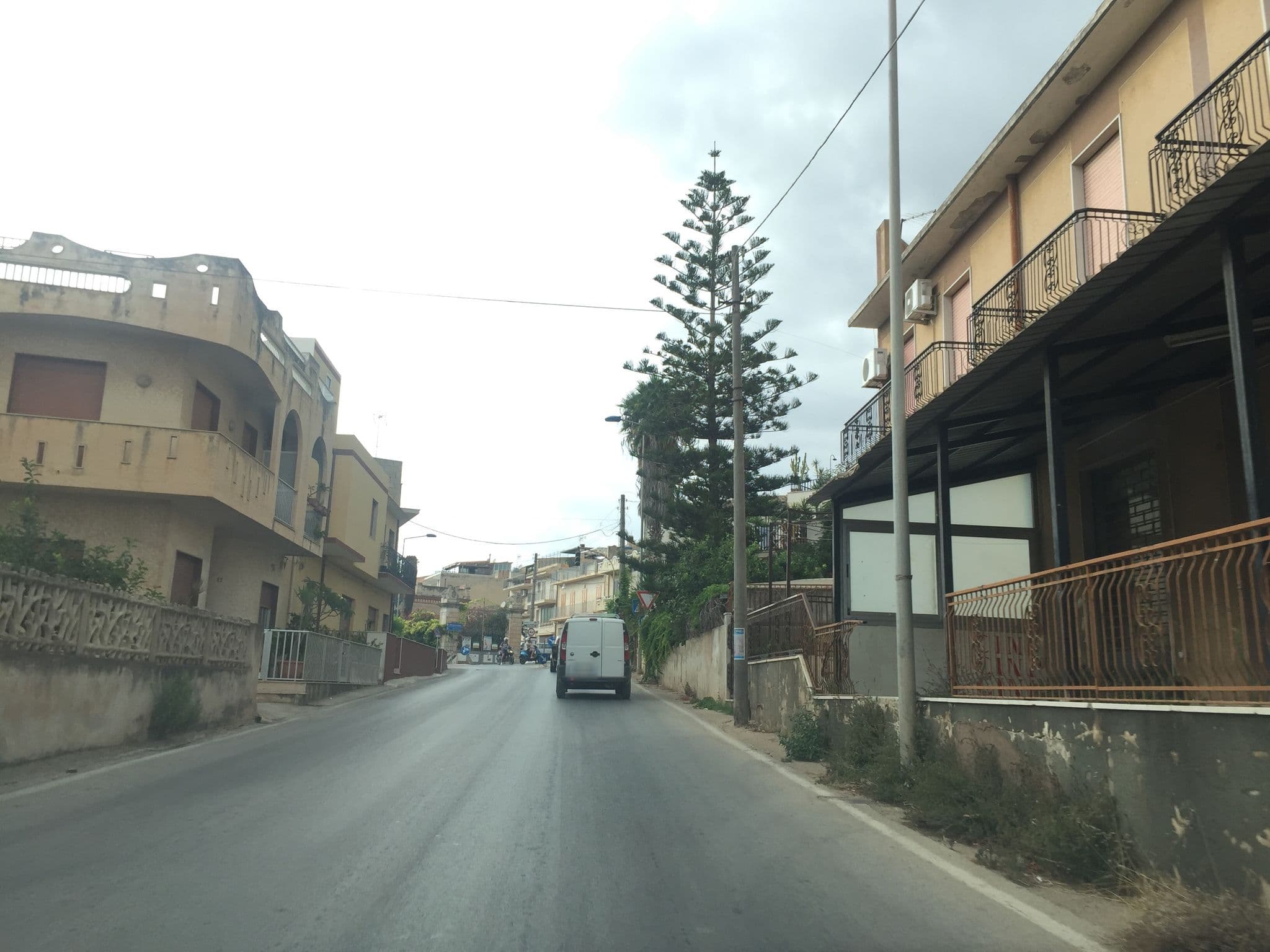 Street view near Casa dei gelsomini, Donnalucata — © nisselson (CC BY-SA · Mapillary)