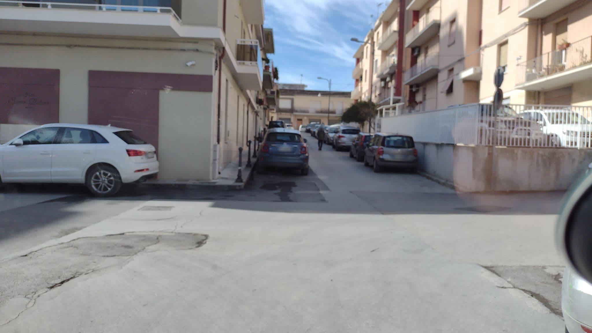 Street view near Simon Bolivar Hotel, Noto — © notobiene (CC BY-SA · Mapillary)