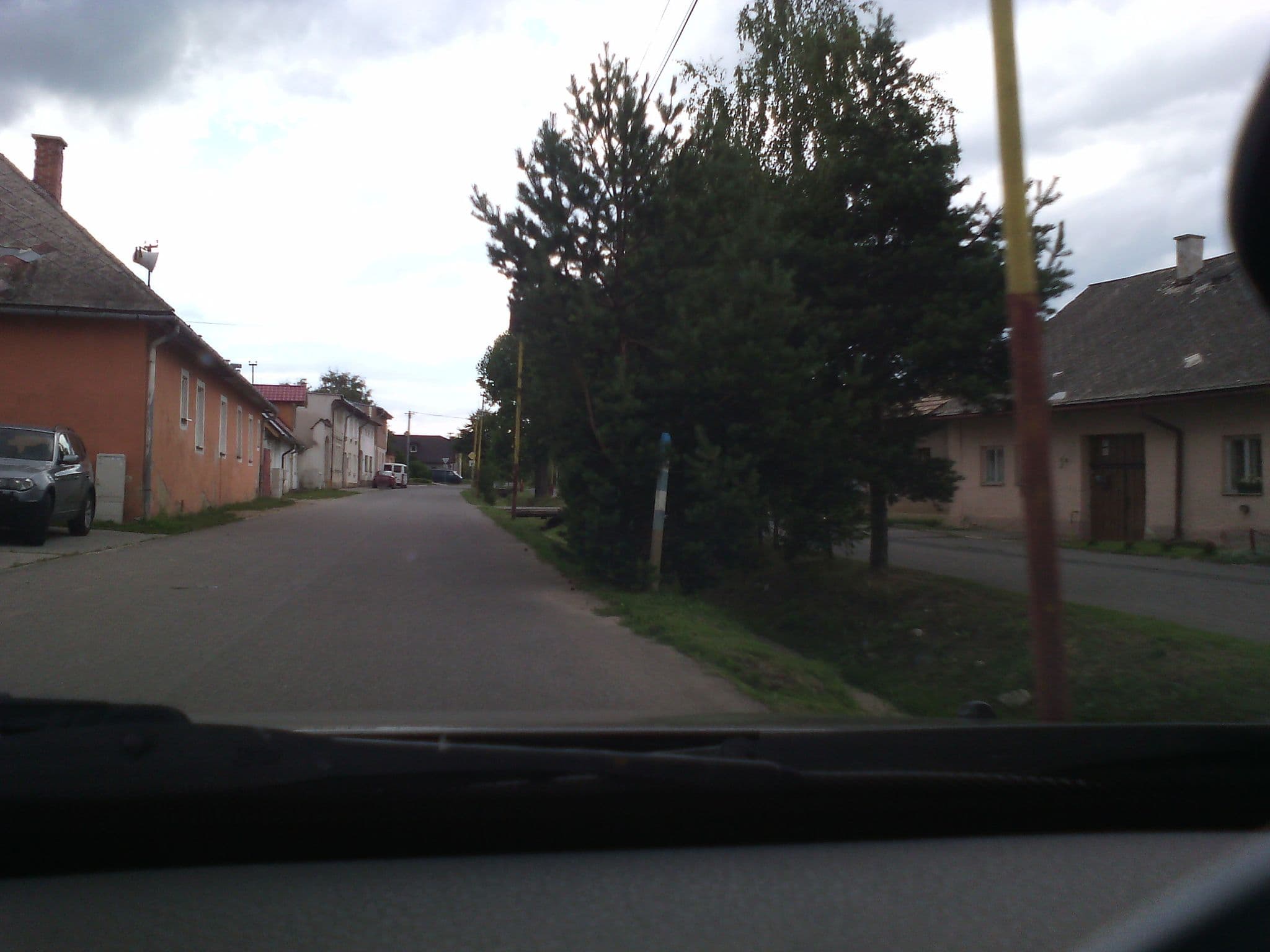 Street view near Slovenská kúria, Huncovce — © domiss (CC BY-SA · Mapillary)