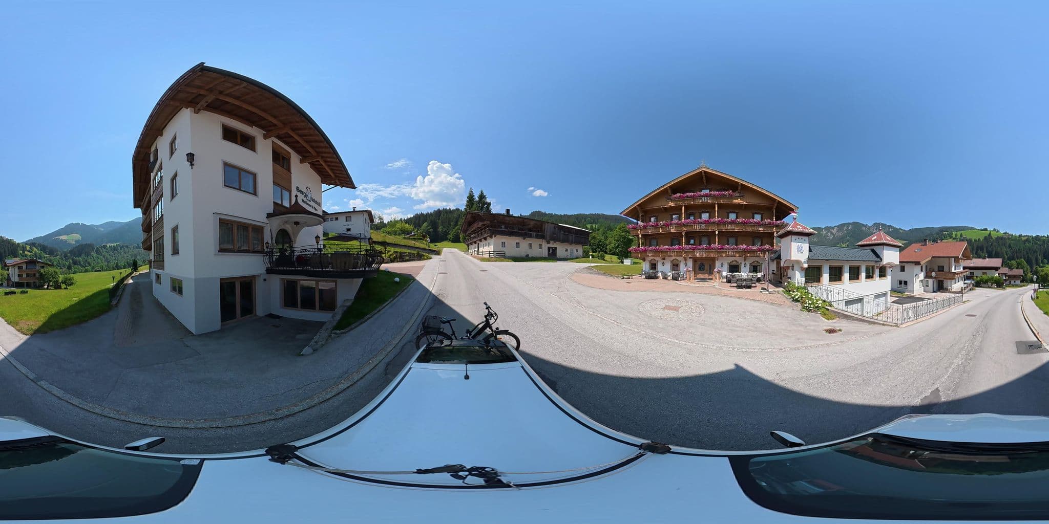 Street view near Hotel Bergkristall, Oberau — © osmplus_org (CC BY-SA · Mapillary)