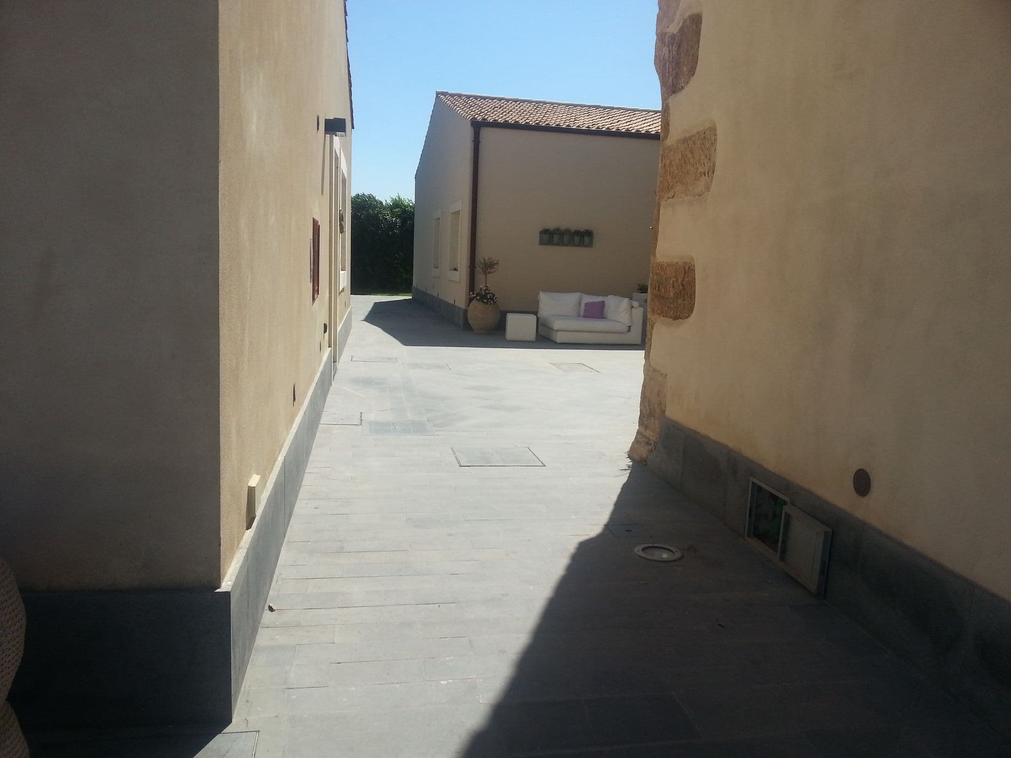Street view near room 129, Carrozziere — © erikstarck (CC BY-SA · Mapillary)