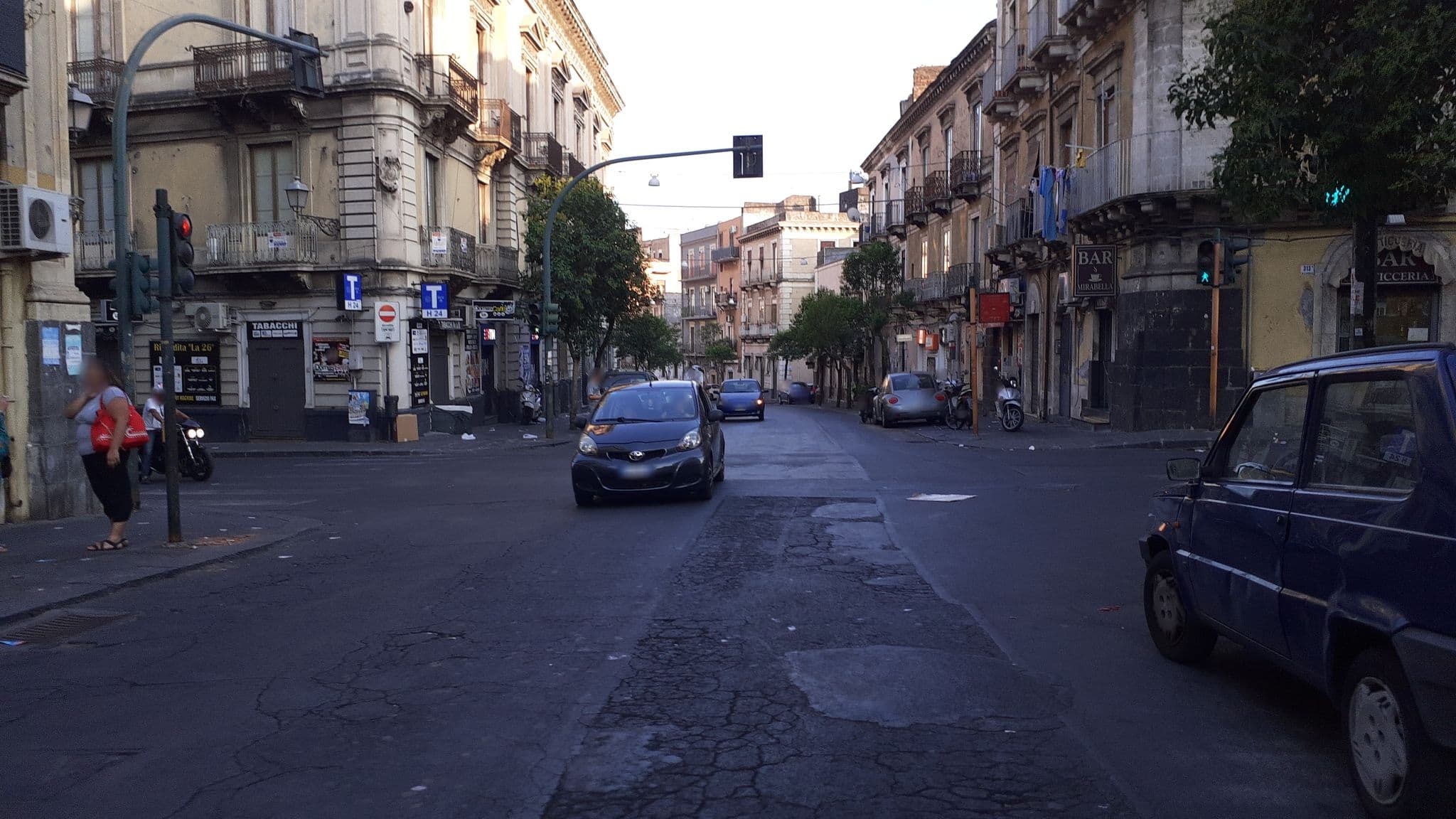Street view near Le 3 B bed and breakfast, Catania — © agliatav (CC BY-SA · Mapillary)