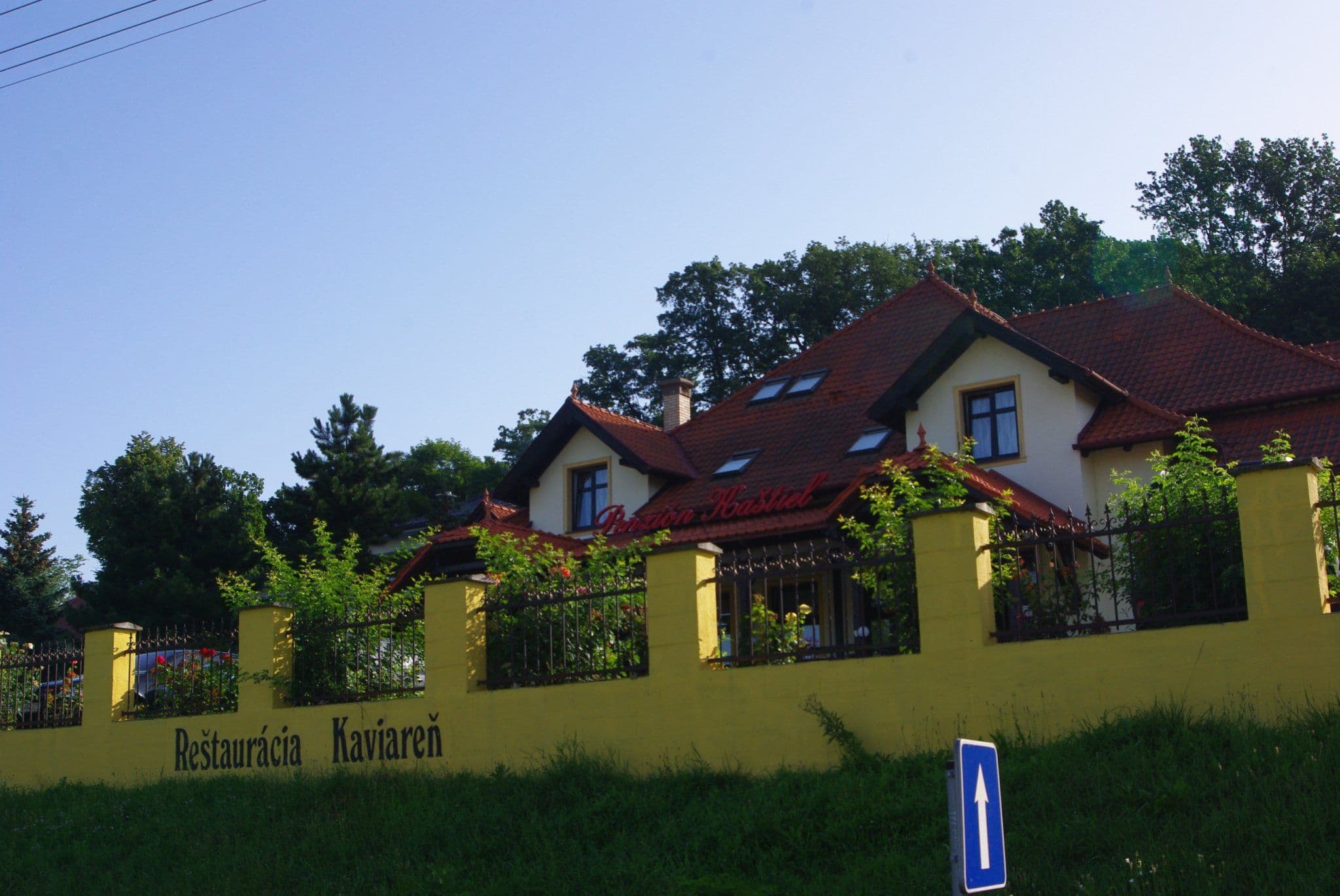 Street view near Penzión Kaštieľ, Veľký Krtíš — © utvonalfelmeresek (CC BY-SA · Mapillary)