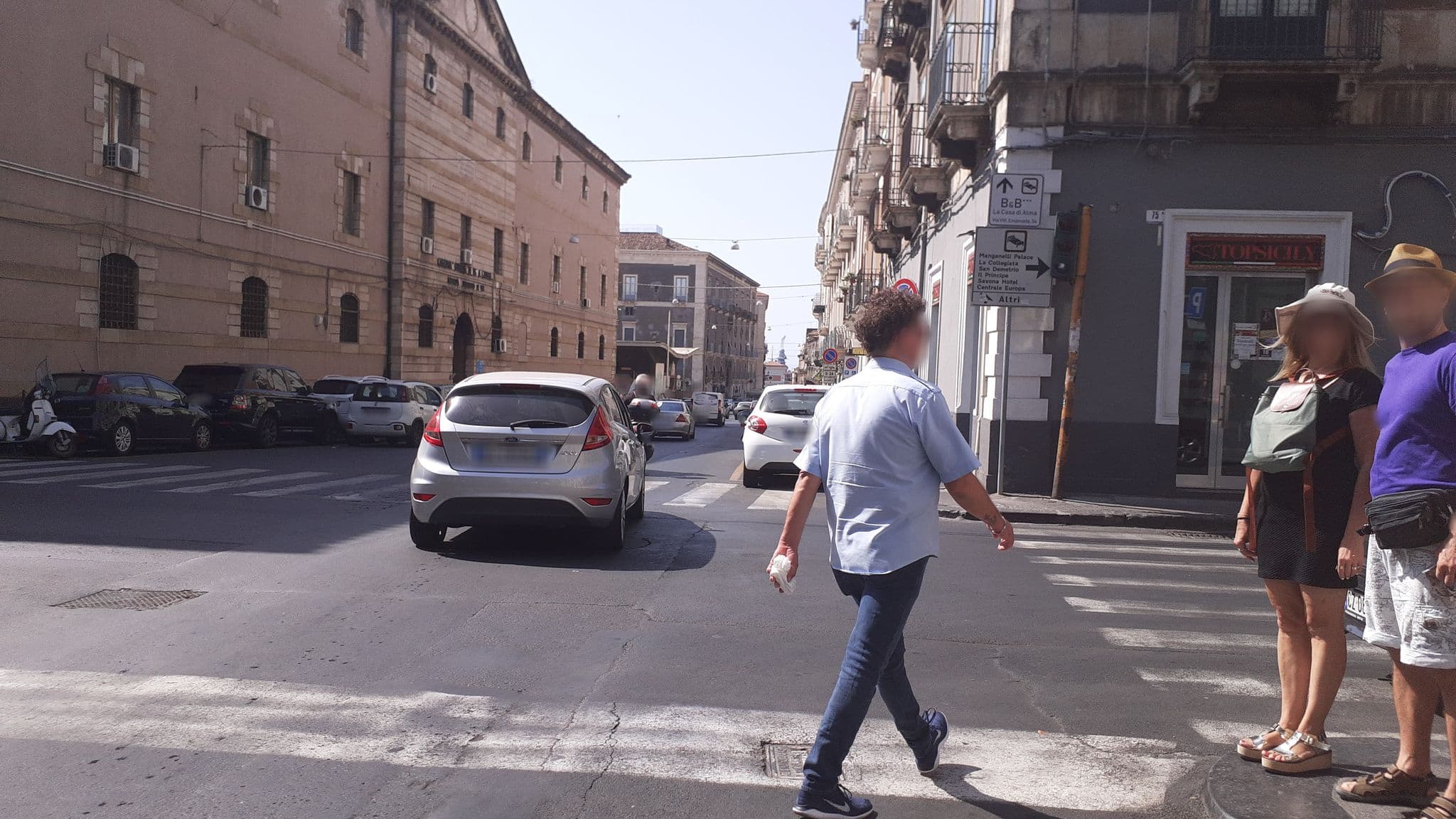Street view near GIRO B&B, Catania — © agliatav (CC BY-SA · Mapillary)
