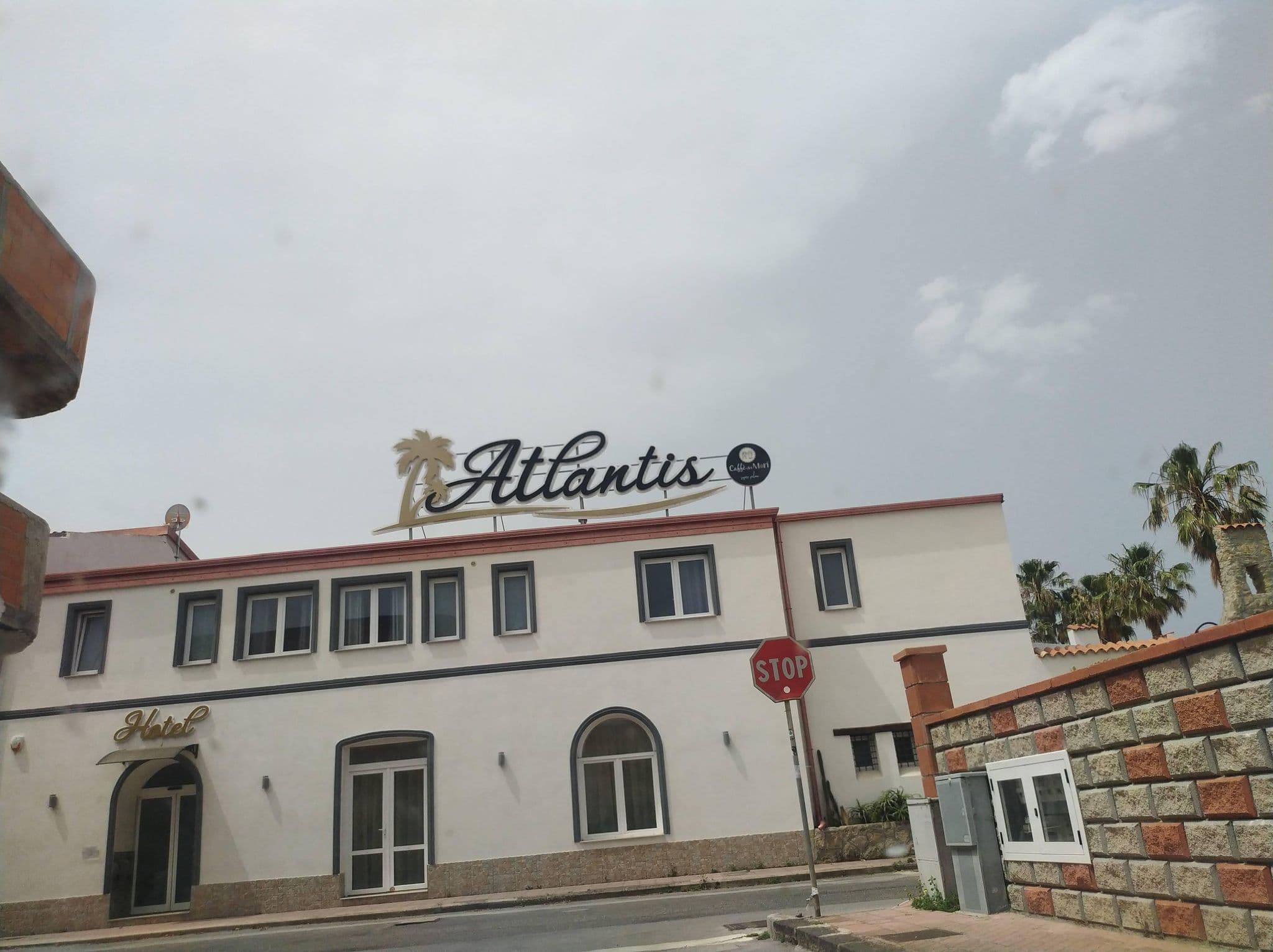 Street view near Atlantis, Tonnarella — © mcosm (CC BY-SA · Mapillary)