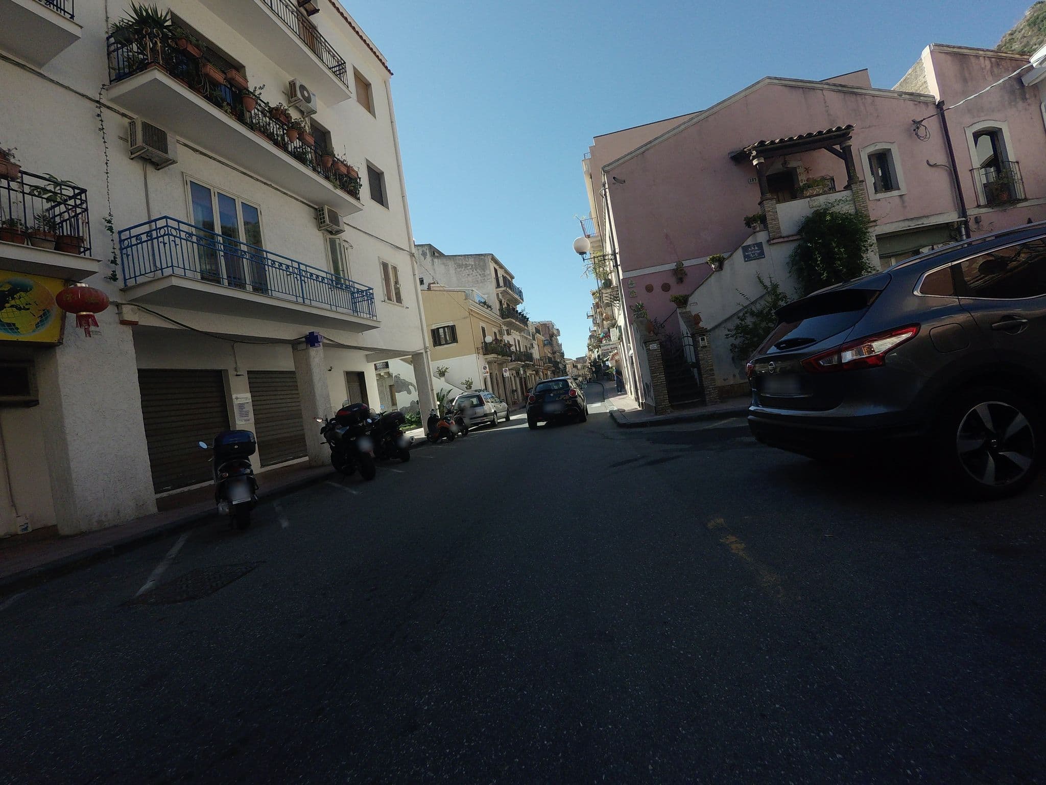 Street view near invito al viaggio, Giardini-Naxos — © posiki (CC BY-SA · Mapillary)