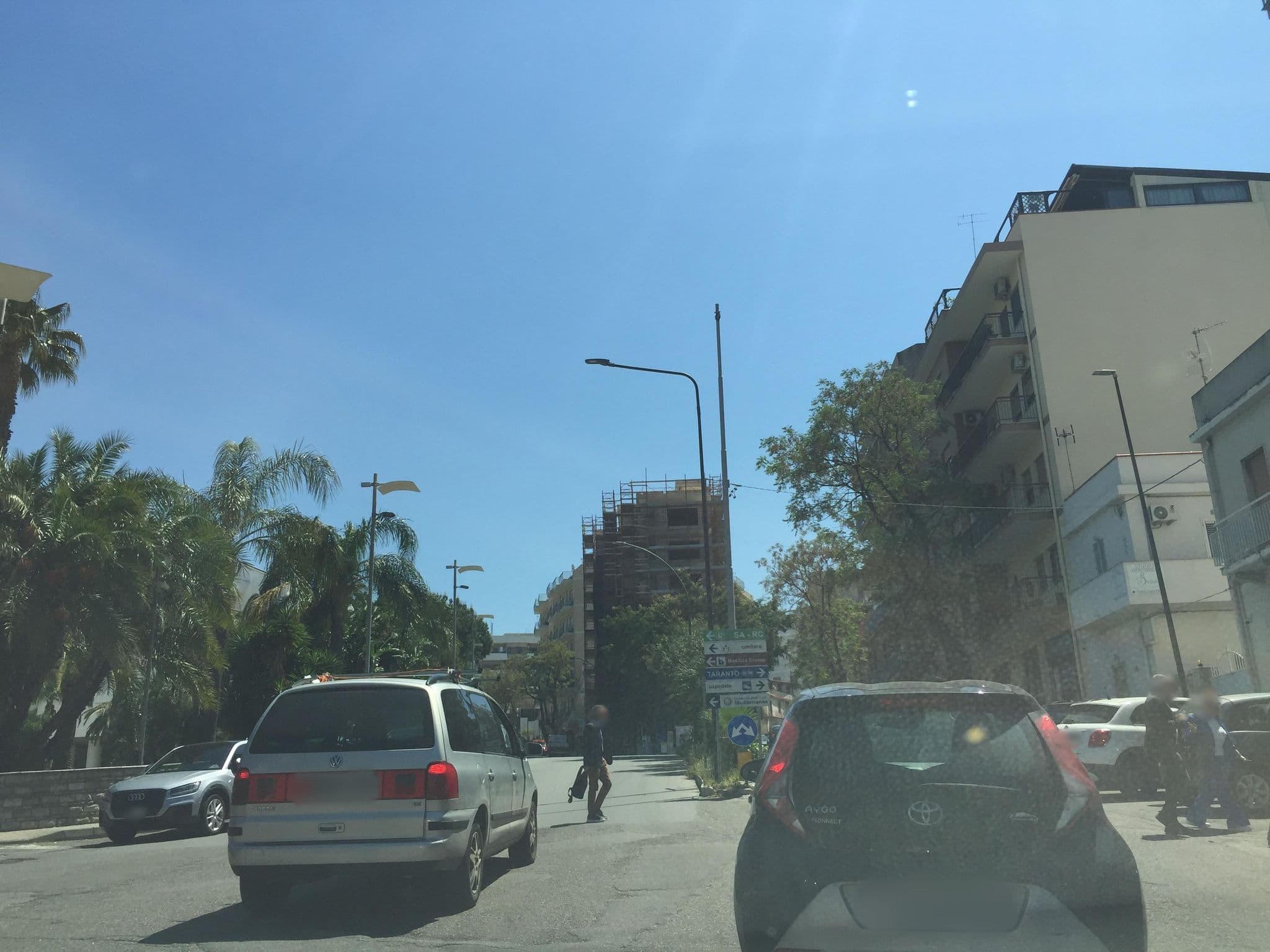 Street view near house of Angel By Le Comete, Reggio Calabria — © igorzo (CC BY-SA · Mapillary)
