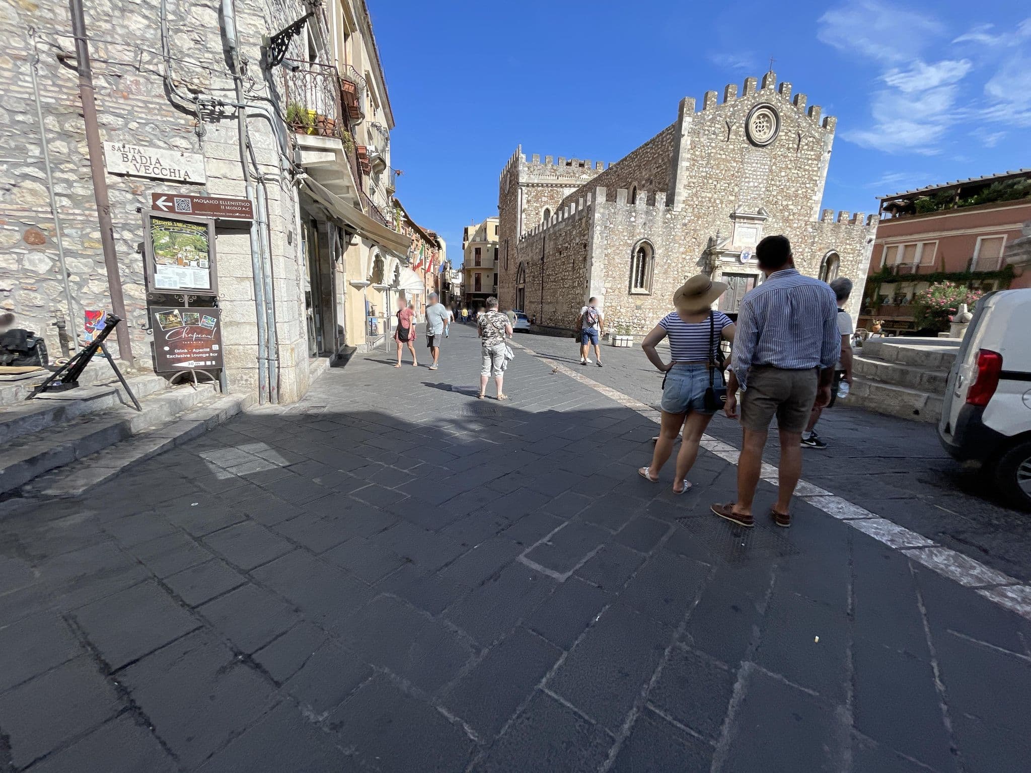 Street view near B&B Le 4 Fontane, Taormina — © asturksever (CC BY-SA · Mapillary)
