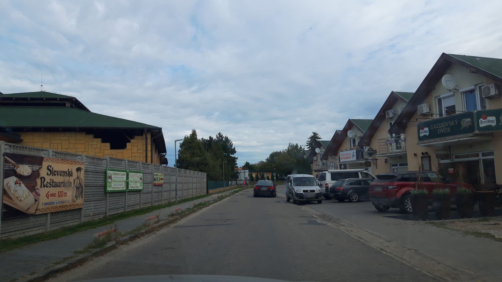 Street view near Fontána, Komárno — © durko_freemap (CC BY-SA · Mapillary)
