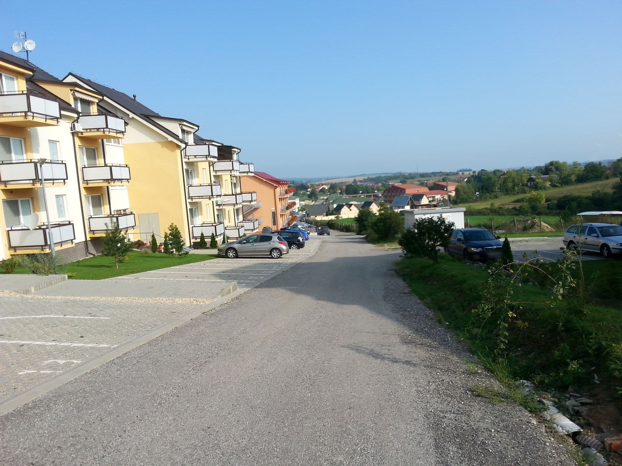 Street view near Apartmán Beta Podhájska, Komárno — © jose1711 (CC BY-SA · Mapillary)