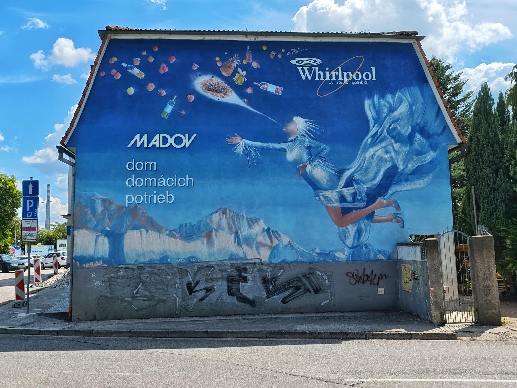 Street view near Penzión Pri Parku, Trenčín — © km2bp (CC BY-SA · Mapillary)