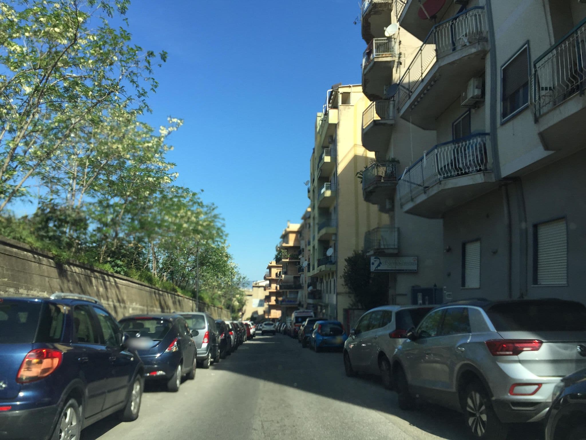 Street view near Civico 83, Reggio Calabria — © igorzo (CC BY-SA · Mapillary)