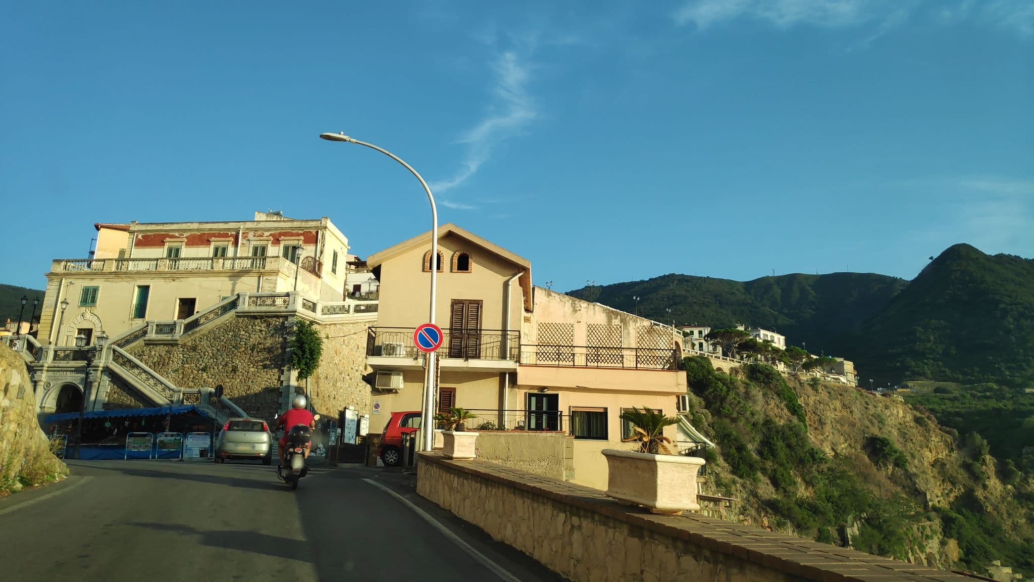 Street view near Il Porticciolo, Scilla — © marcuscalabresus (CC BY-SA · Mapillary)