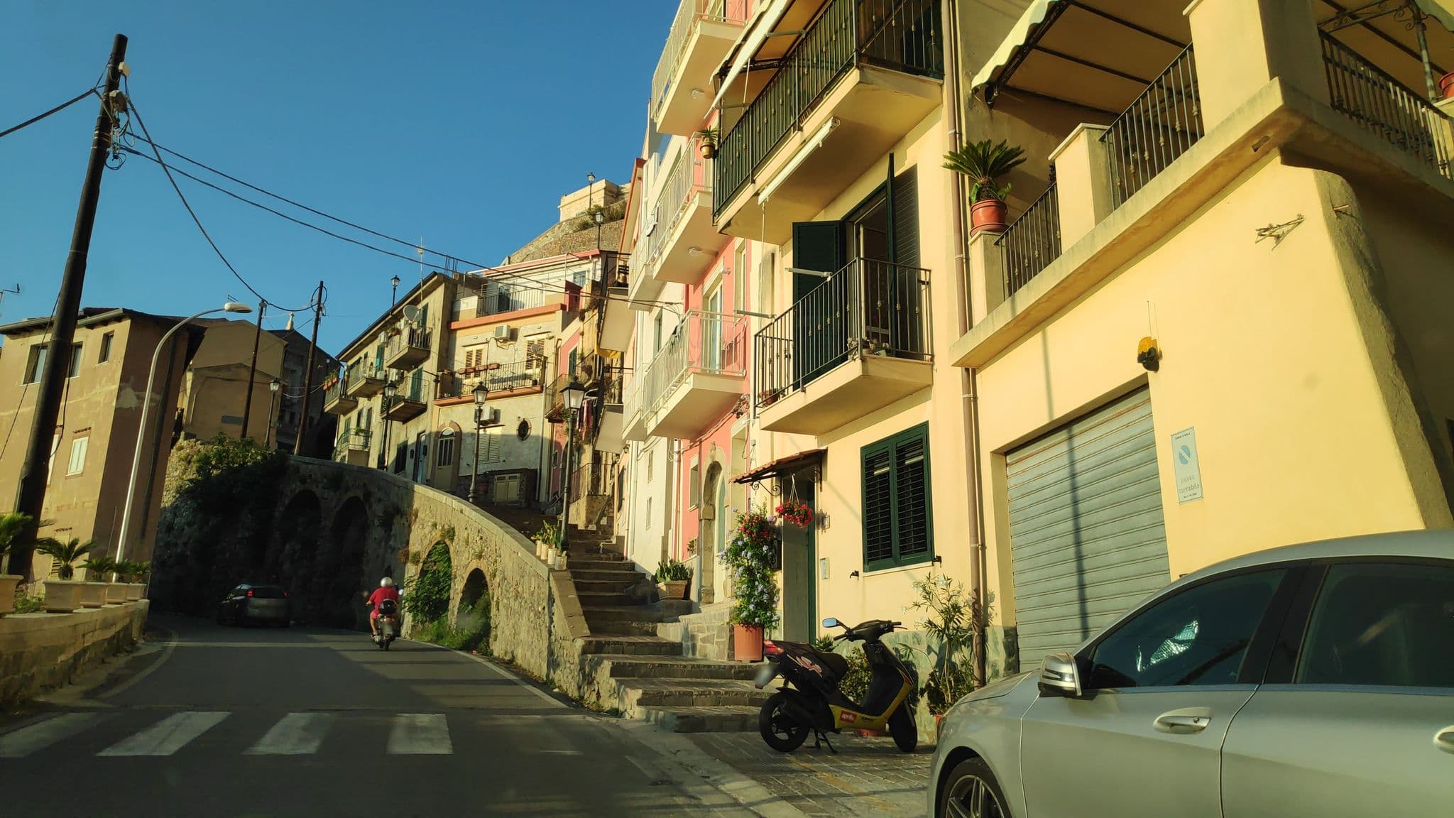 Street view near B&B L'Olimpio Palace, Scilla — © marcuscalabresus (CC BY-SA · Mapillary)