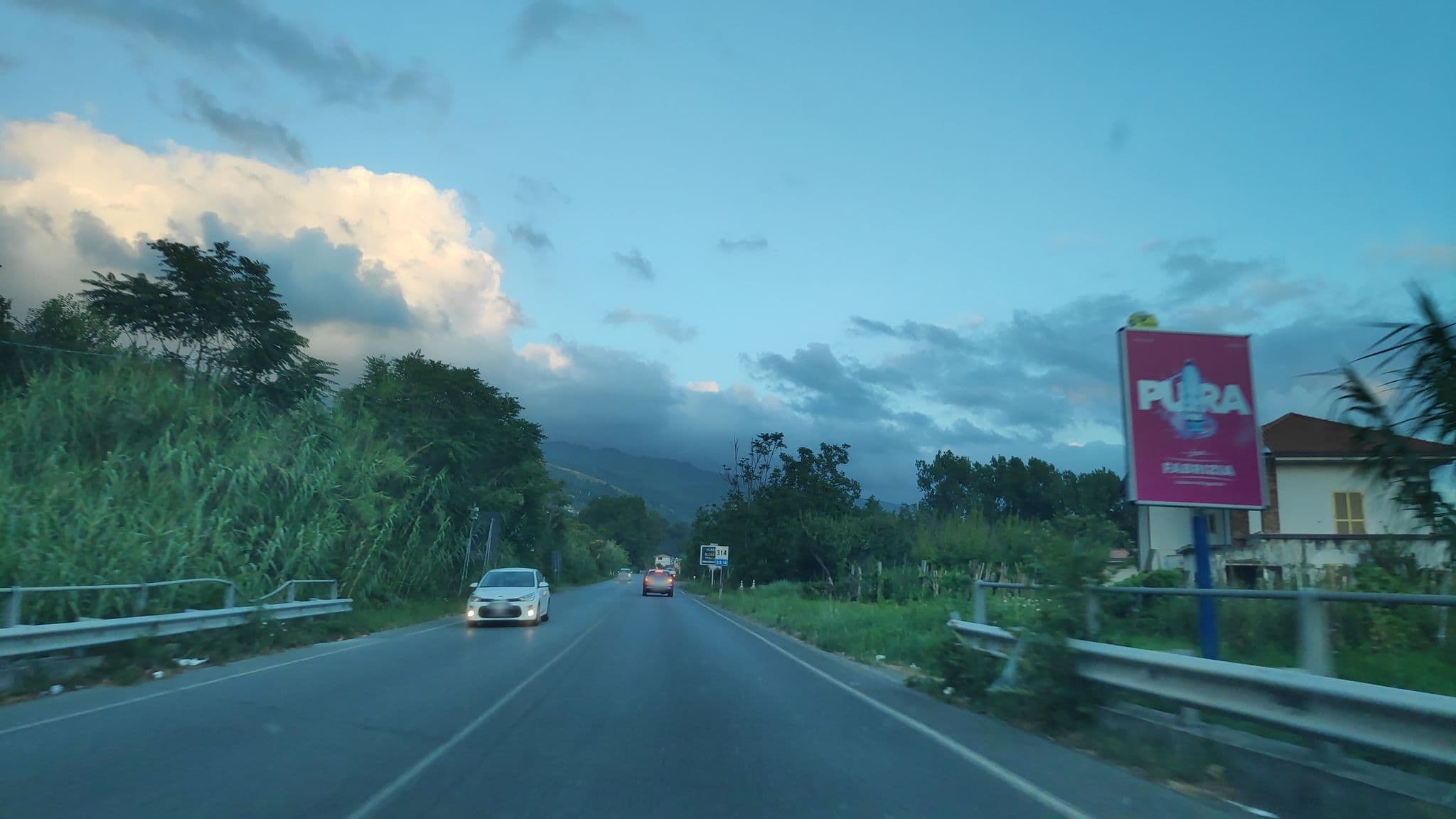 Street view near Park Hotel, Scarcelli — © marcuscalabresus (CC BY-SA · Mapillary)