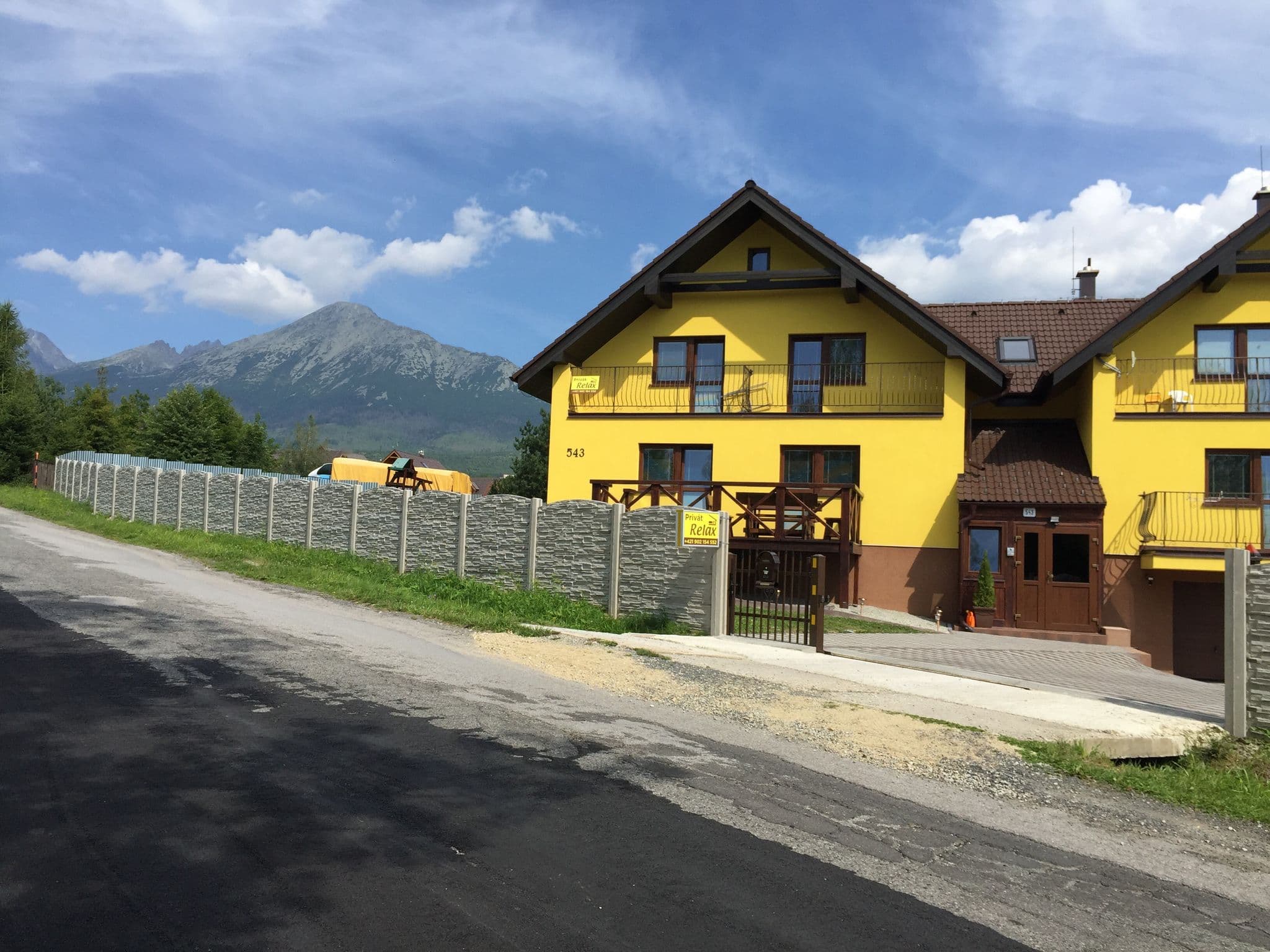 Street view near Relax, Nová Lesná — © richlv (CC BY-SA · Mapillary)