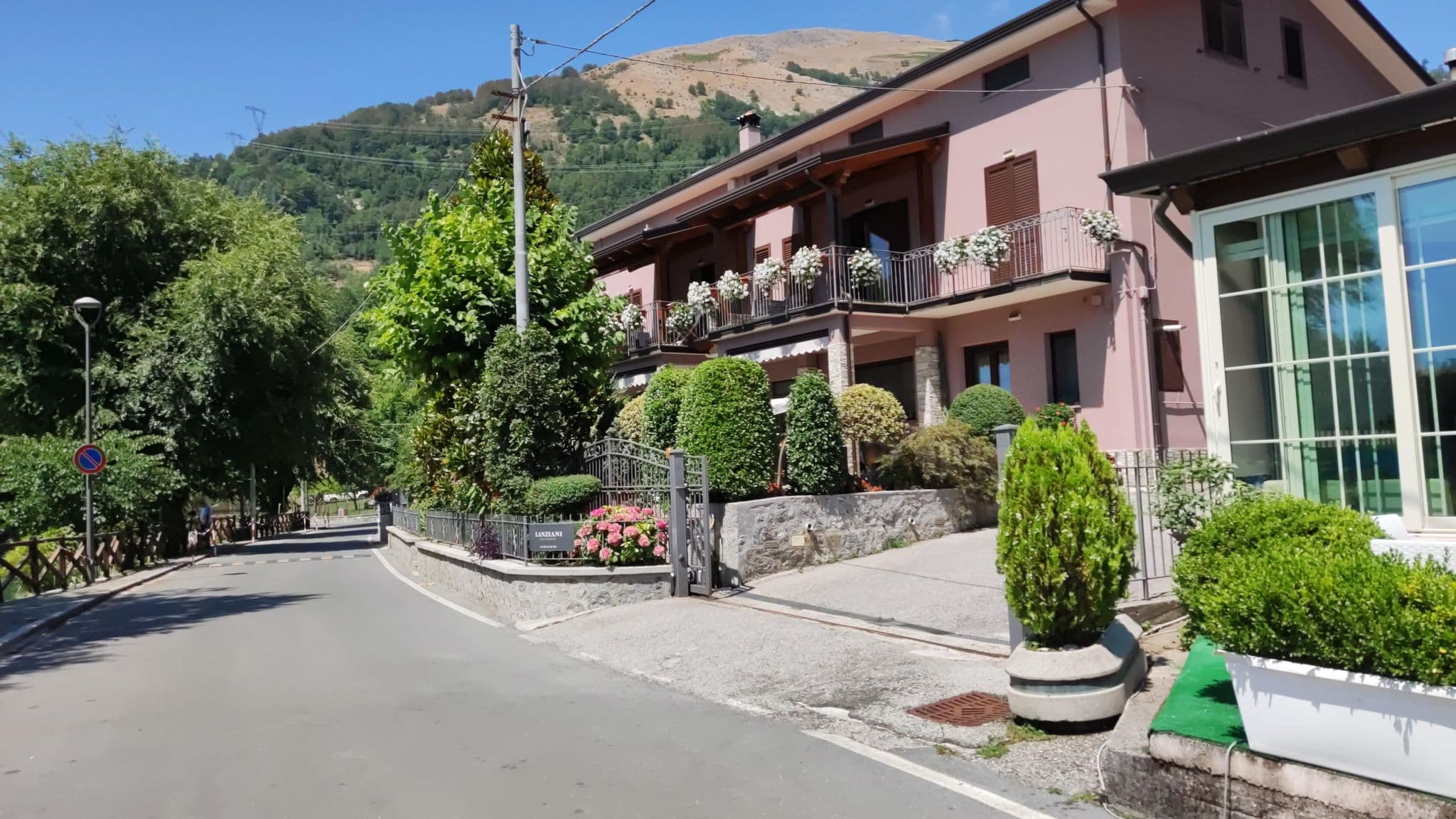 Street view near Lanziani B&B, Lauria — © marcuscalabresus (CC BY-SA · Mapillary)
