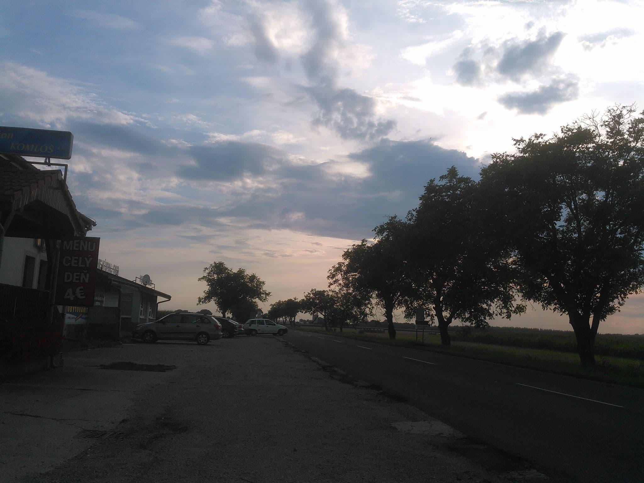 Street view near Penzión Komlóš, Horné Saliby — © michalp (CC BY-SA · Mapillary)