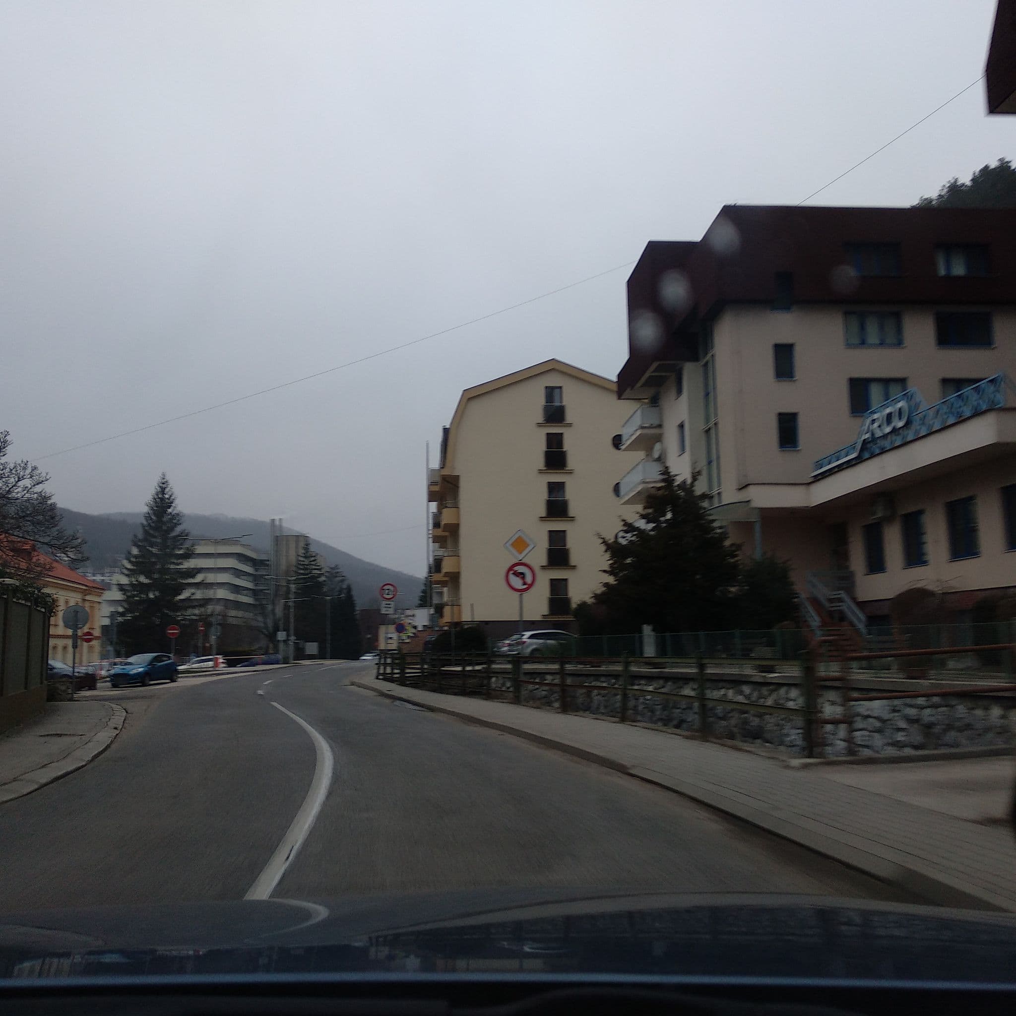 Street view near Kúpeľno-liečebný ústav Ministerstva vnútra SR Arco, Trenčianske Teplice — © misko903 (CC BY-SA · Mapillary)