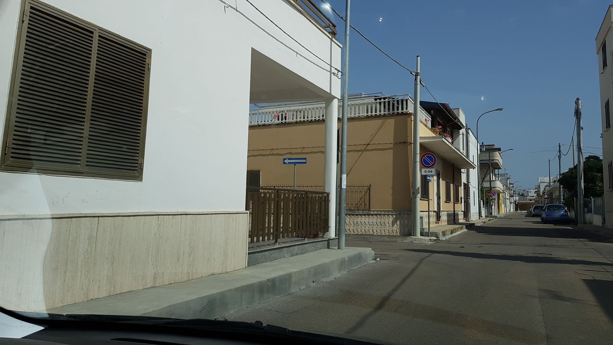 Street view near Samarcanda B&B e appartamenti, Porto Cesareo — © ale_zena_it (CC BY-SA · Mapillary)