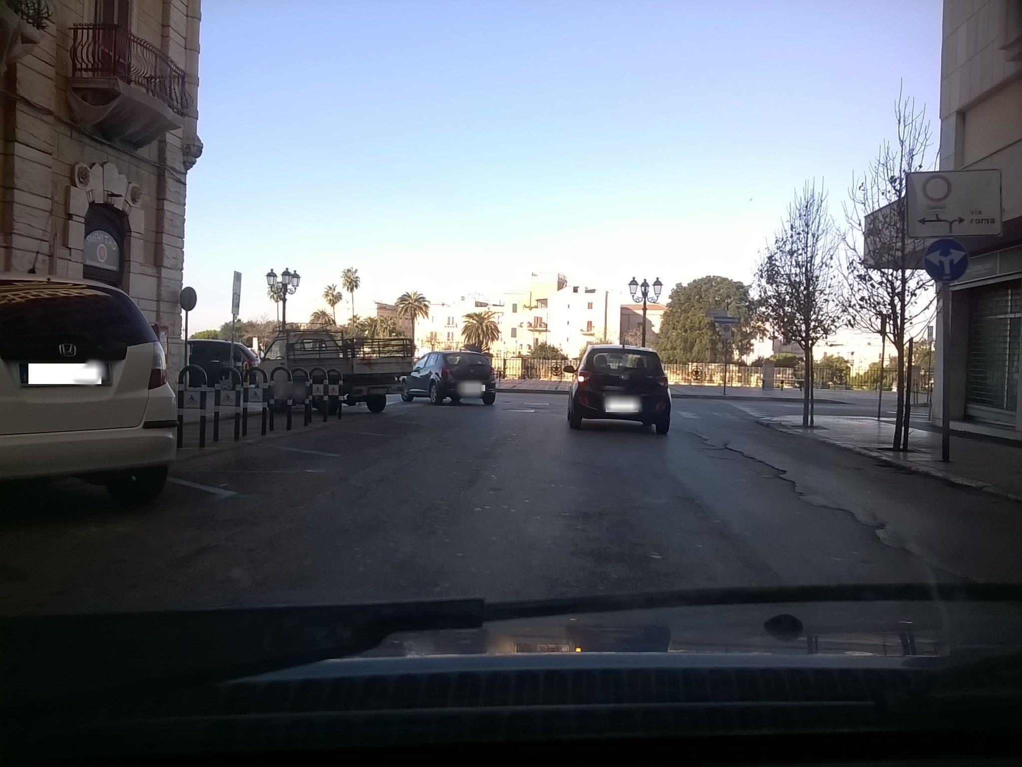 Street view near B&B Rosa Dei Venti, Taranto — © giantar (CC BY-SA · Mapillary)