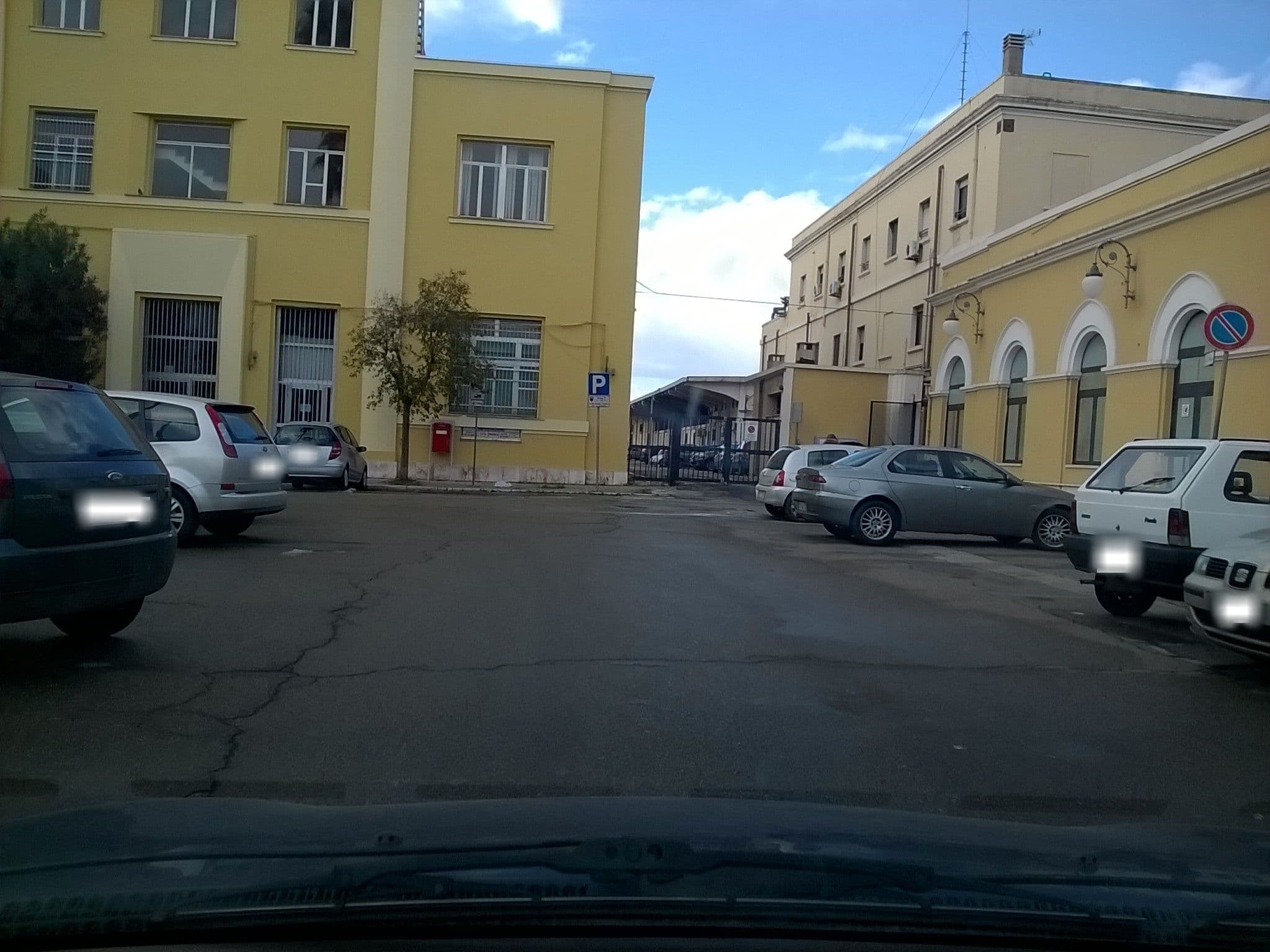Street view near B&B Binario Uno, Taranto — © giantar (CC BY-SA · Mapillary)