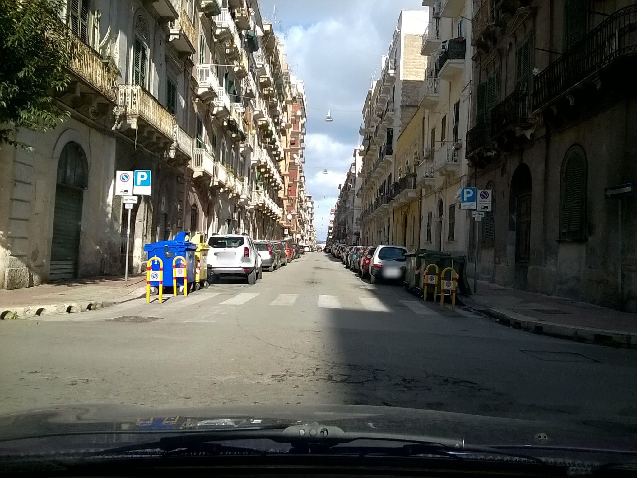 Street view near B&B Taranto, Taranto — © giantar (CC BY-SA · Mapillary)